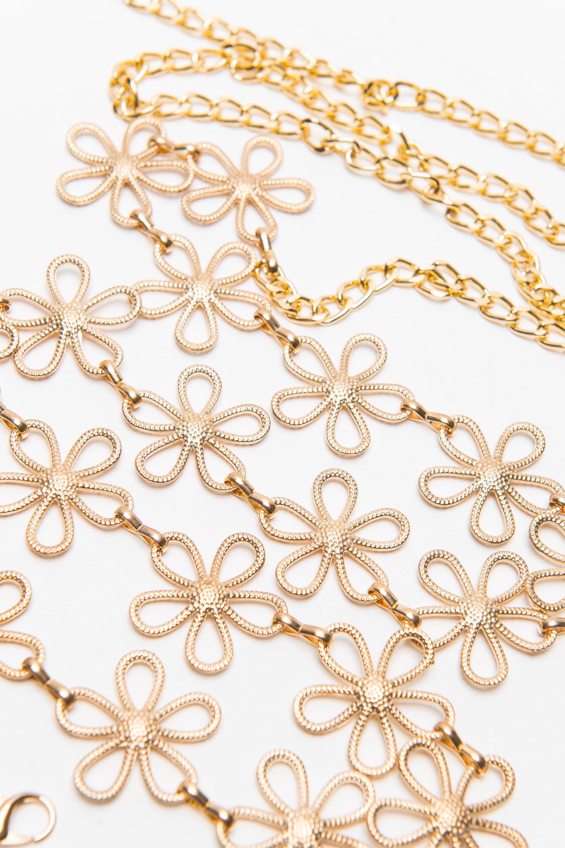 שרשרת מטאלית דייזי