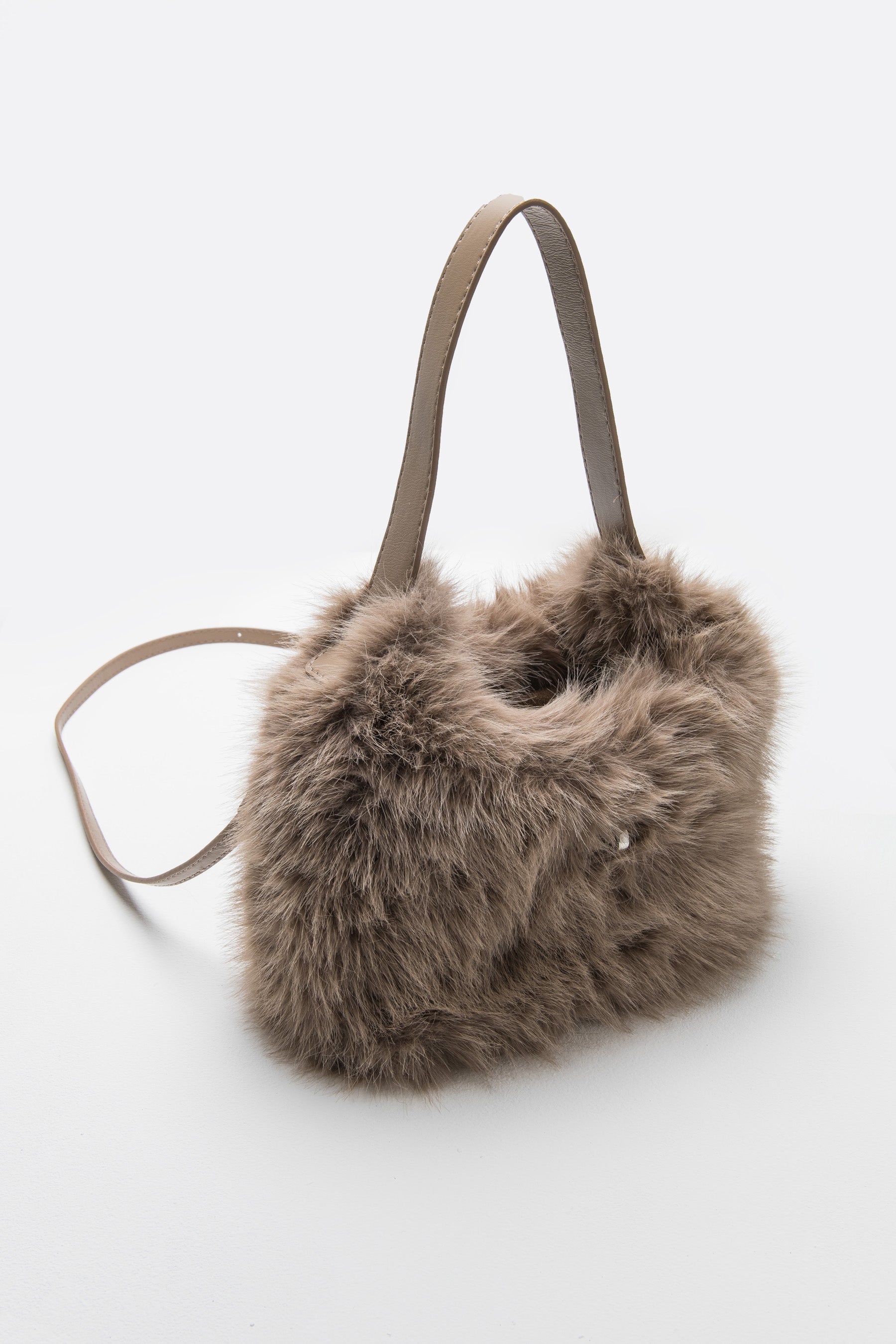 תיק פרווה- ווינטר