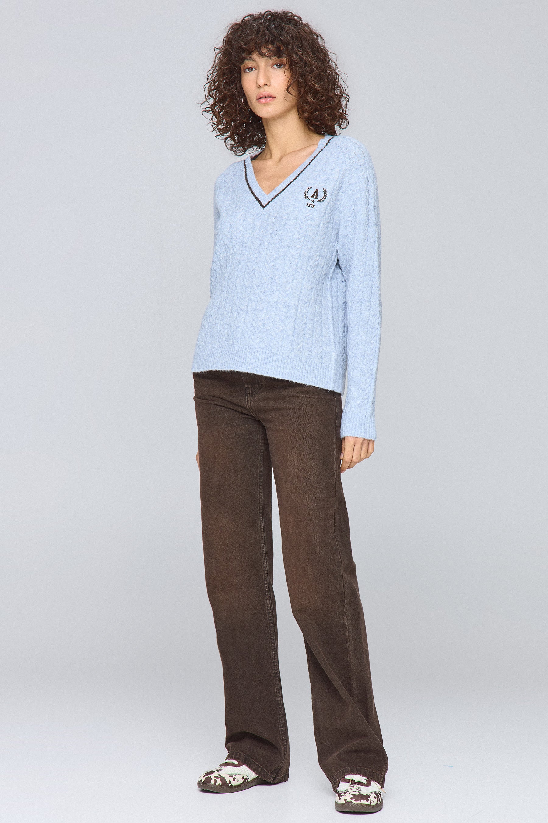 סריג וי ריקמה