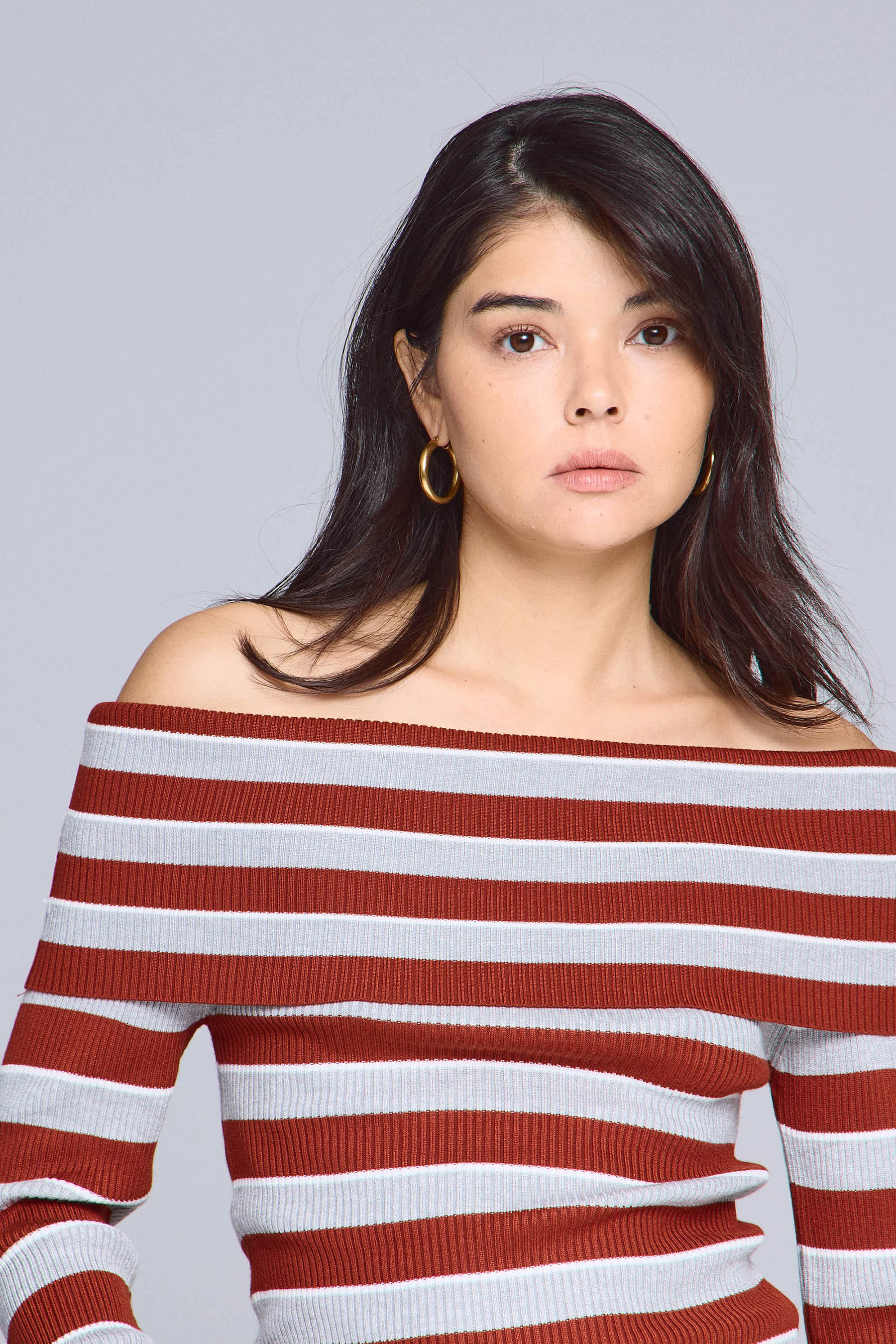 סריג אוף שולדר פסים