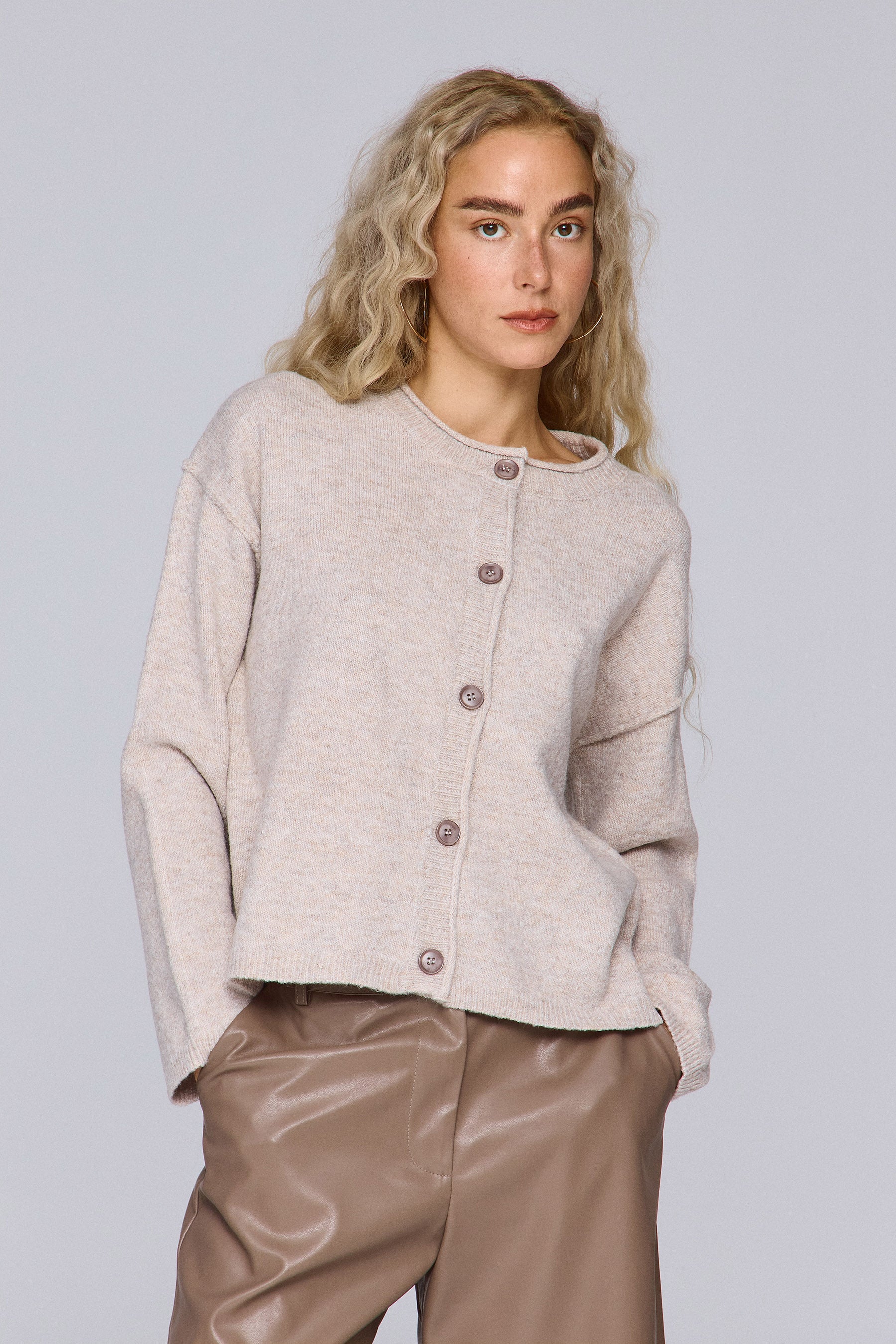 קרדיגן ניקי בייס