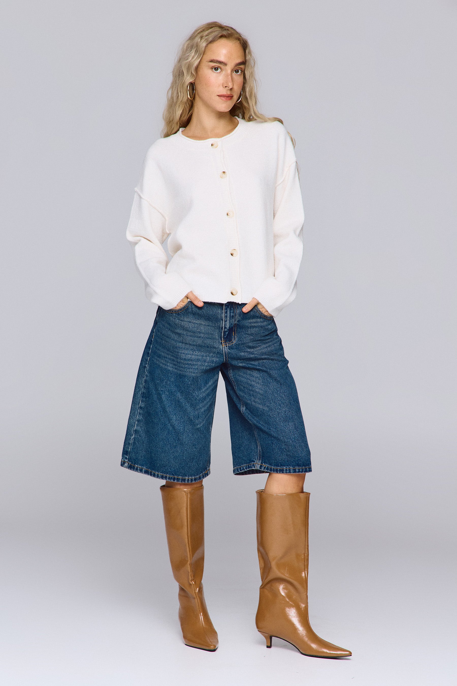 קרדיגן ניקי בייס