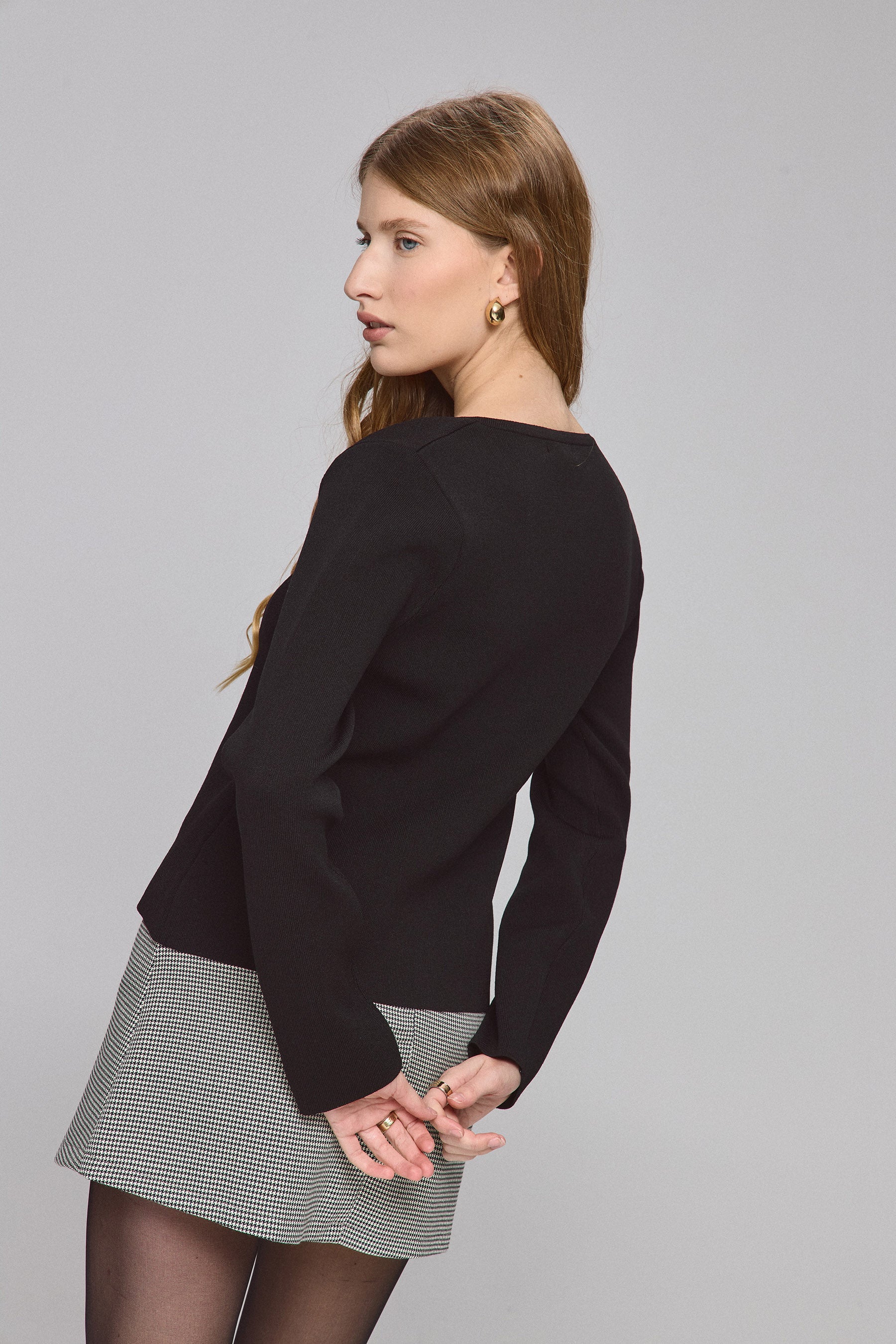 קרדיגן וי צמוד