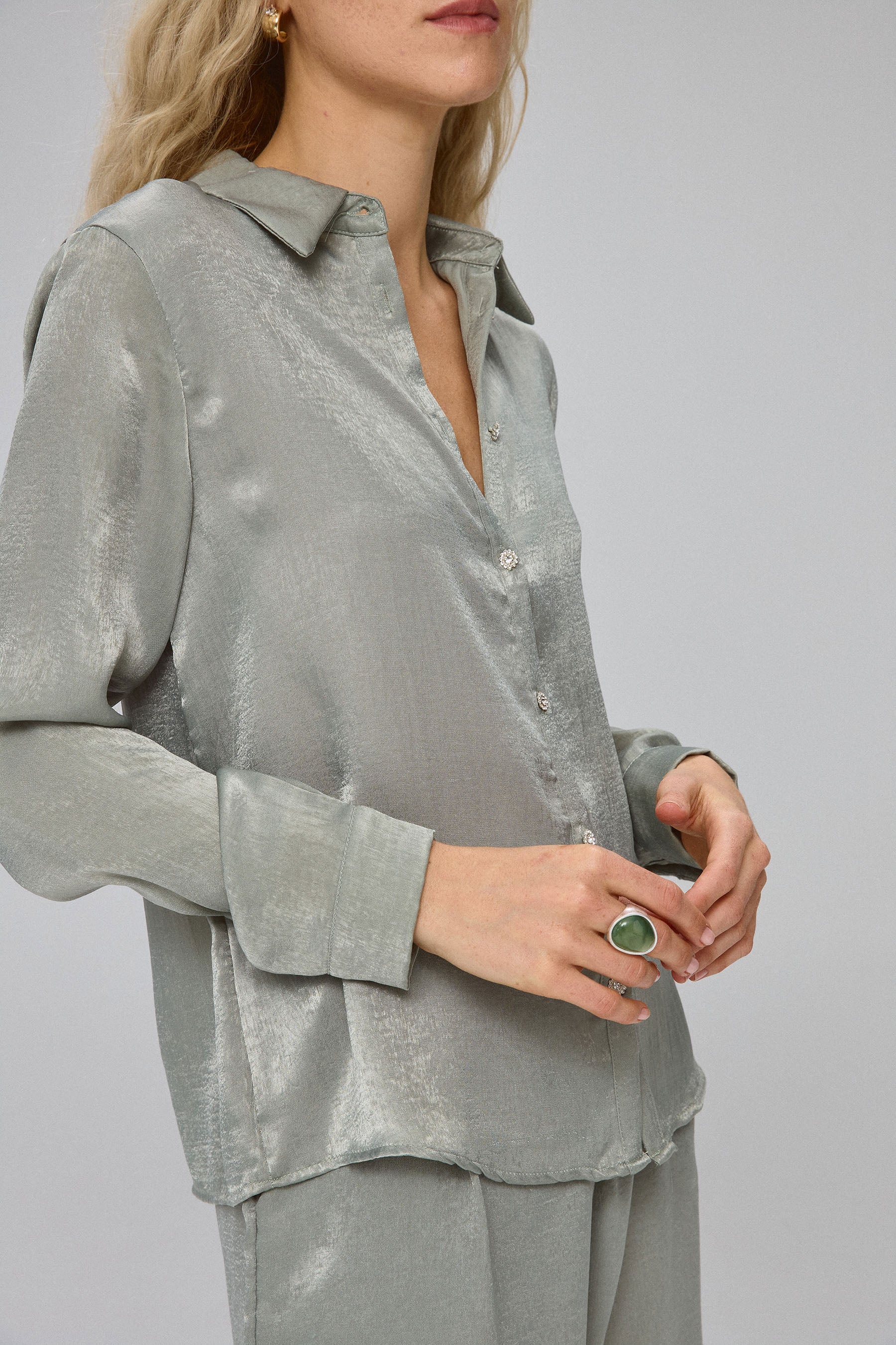 חולצה מכופתרת סאטן טקסטורה סט