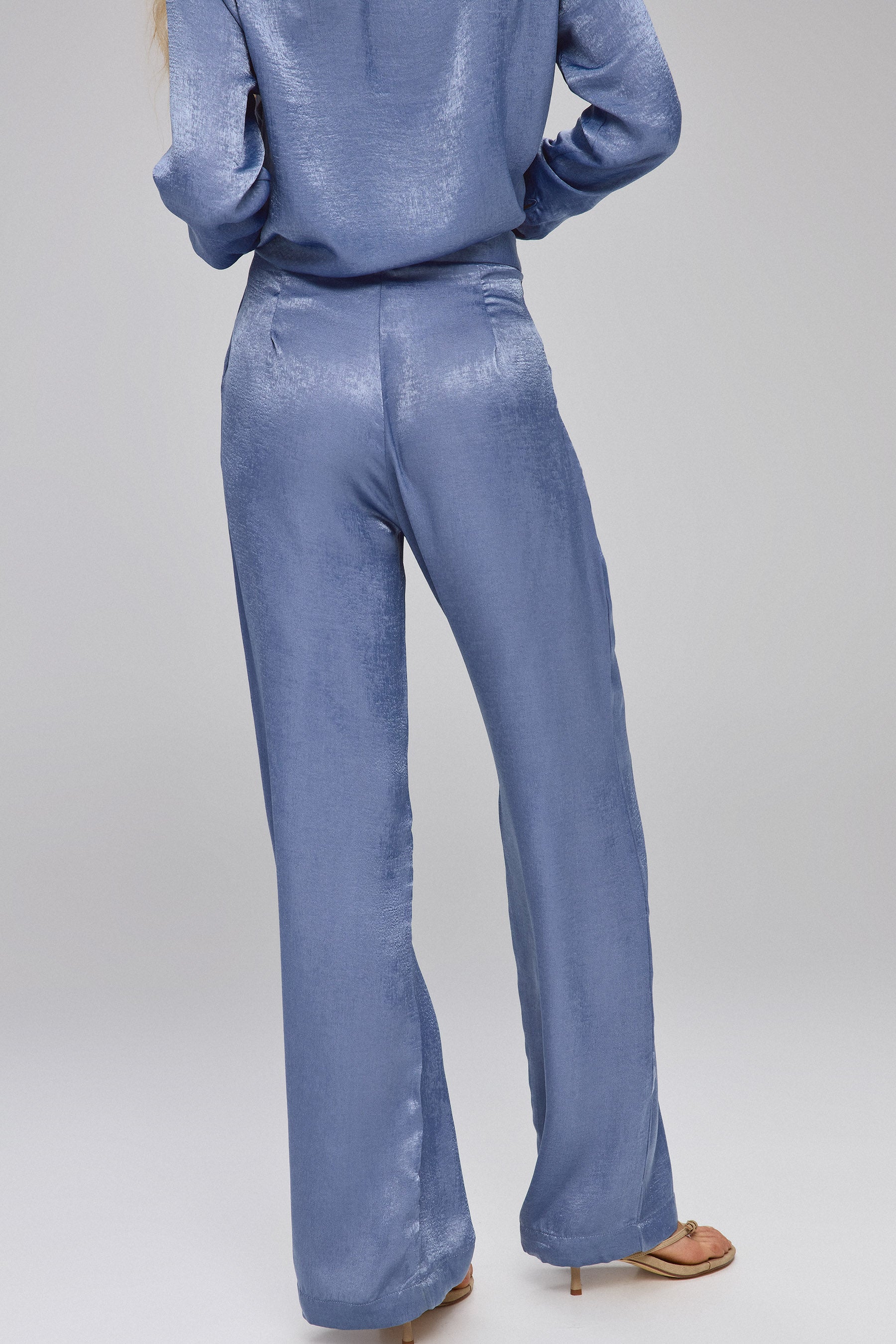 מכנסיים מחוייטים סאטן טקסטורה סט