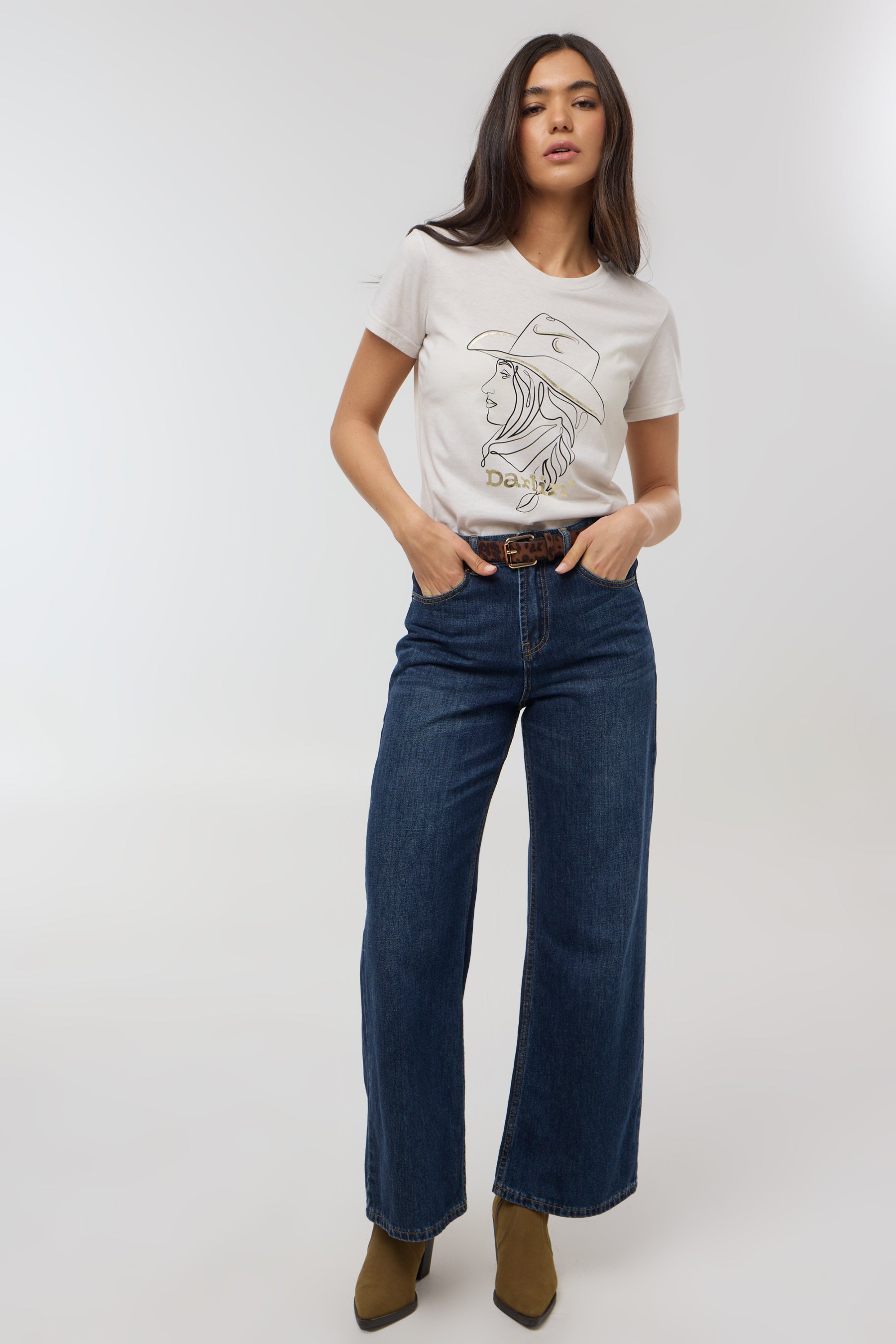 חולצת לורי פורטרט כובע אבן