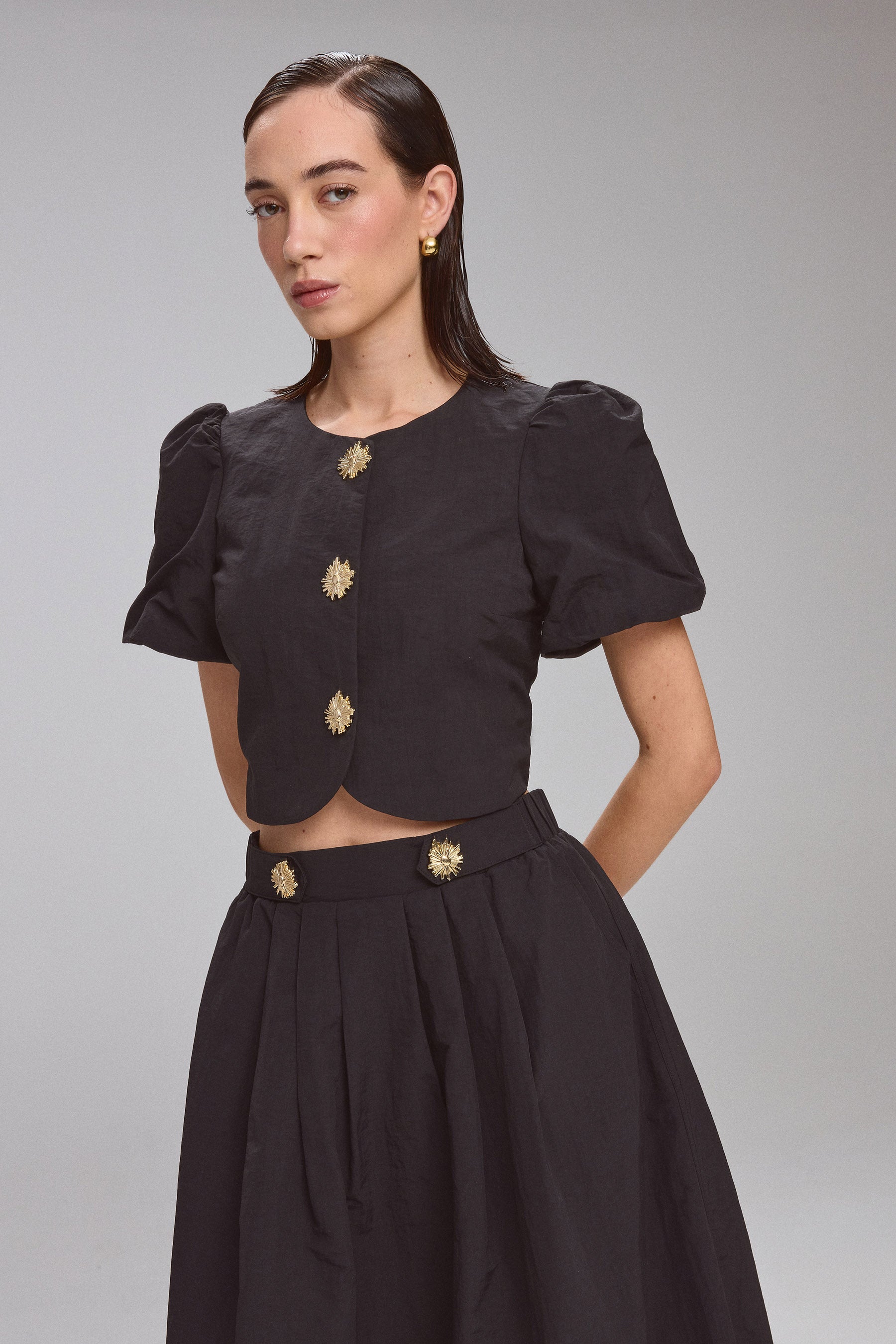 חולצה שרוול קצר עם כפתורים מוזהבים סט