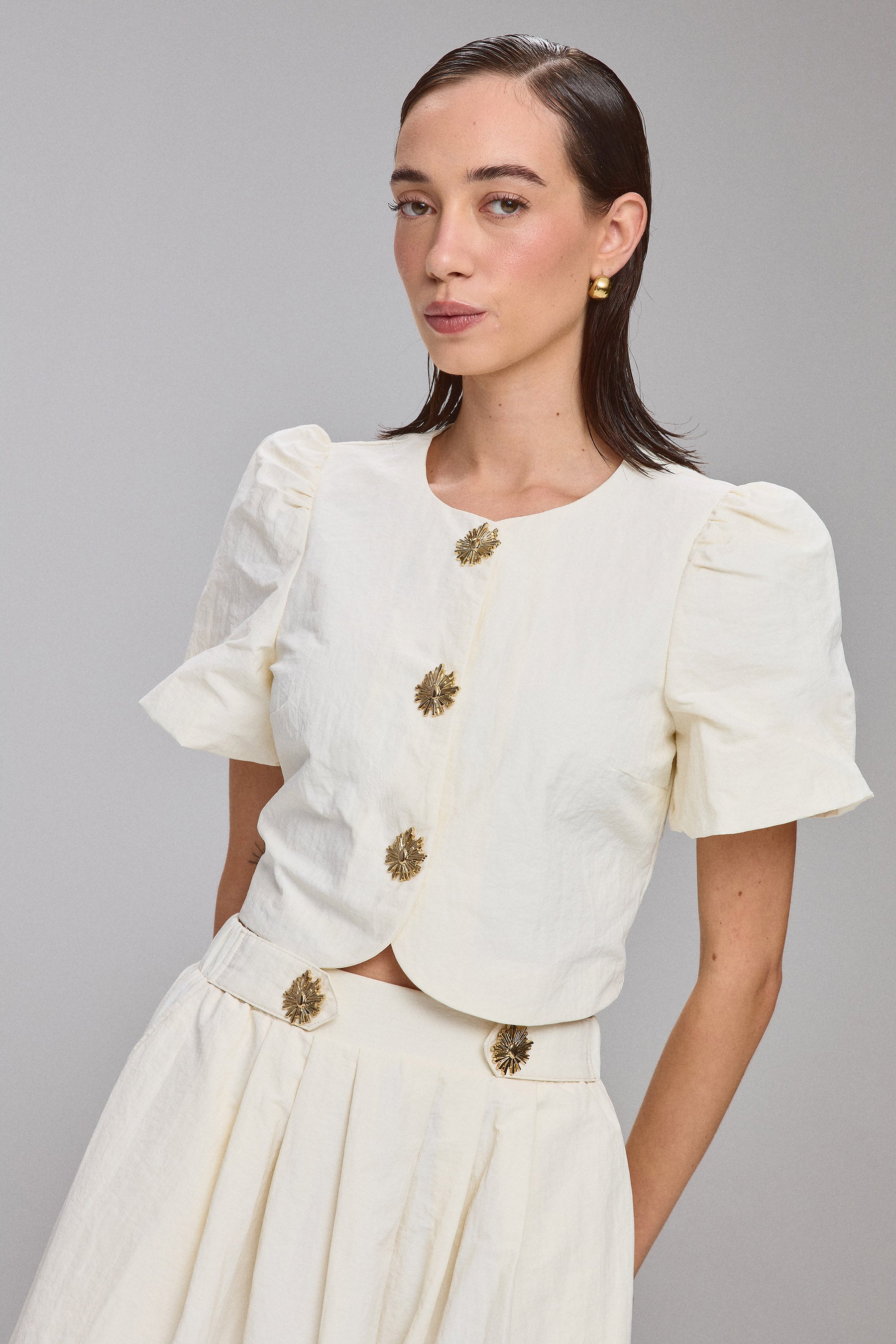 חולצה שרוול קצר עם כפתורים מוזהבים סט