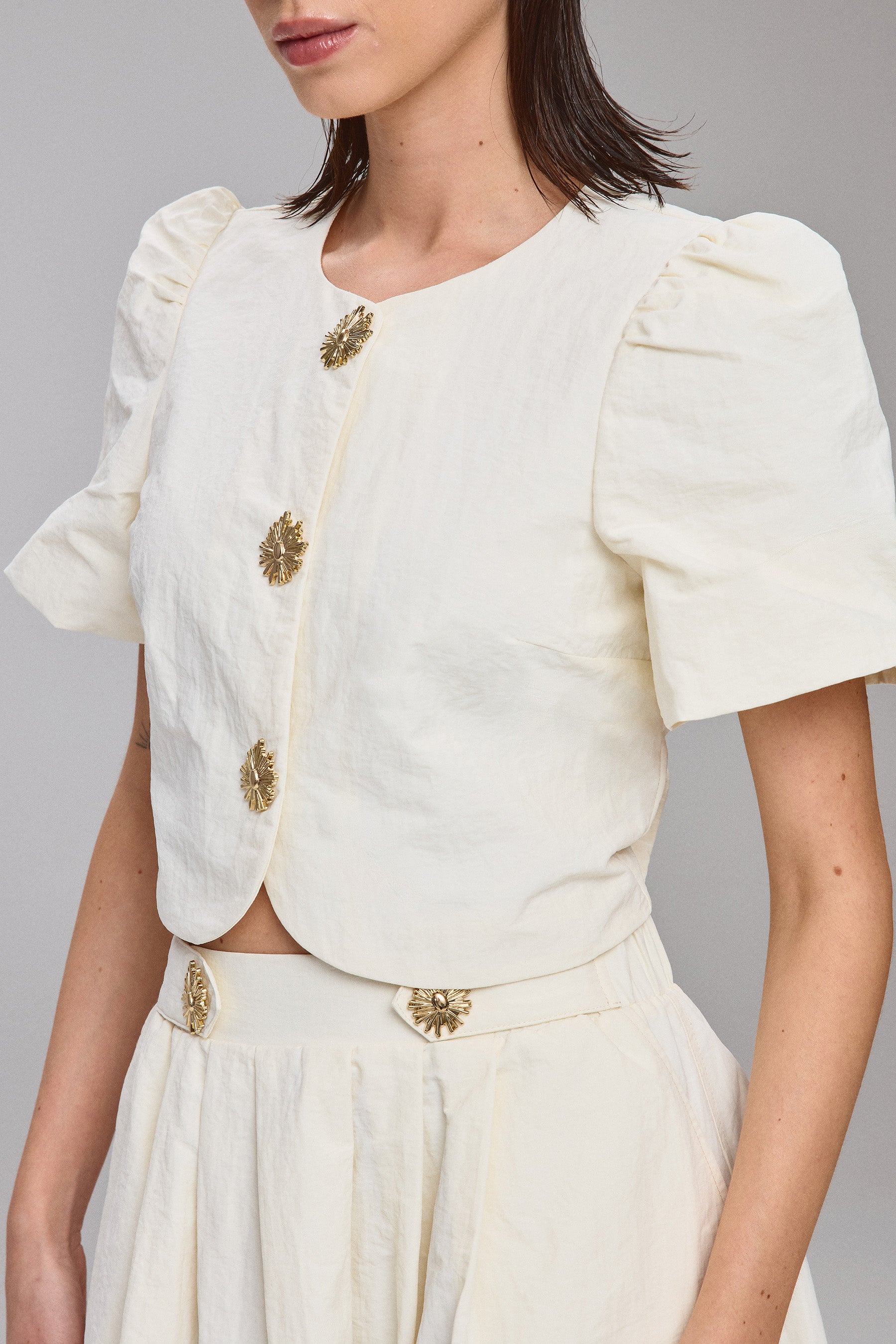 חולצה שרוול קצר עם כפתורים מוזהבים סט