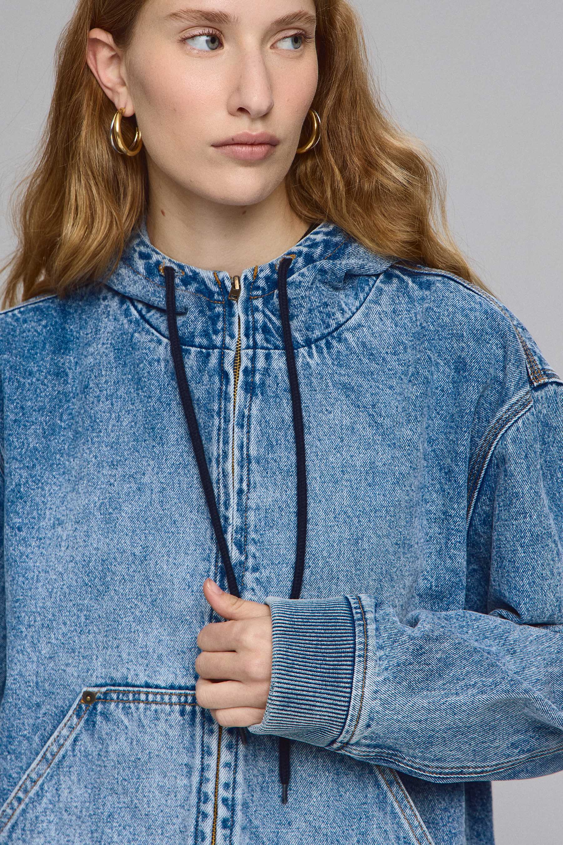 ג'קט קפוצ'ון ג'ינס