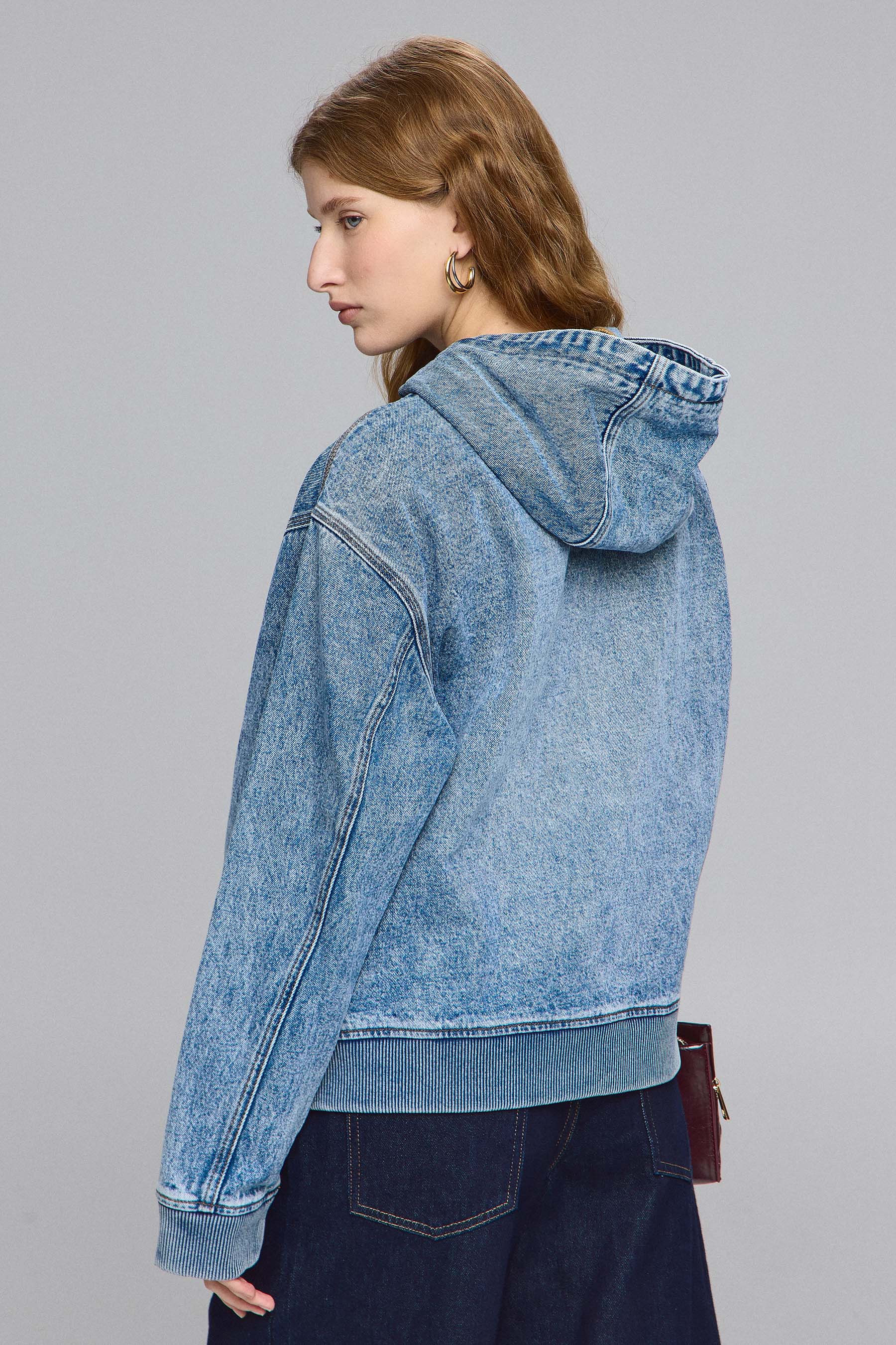 ג'קט קפוצ'ון ג'ינס