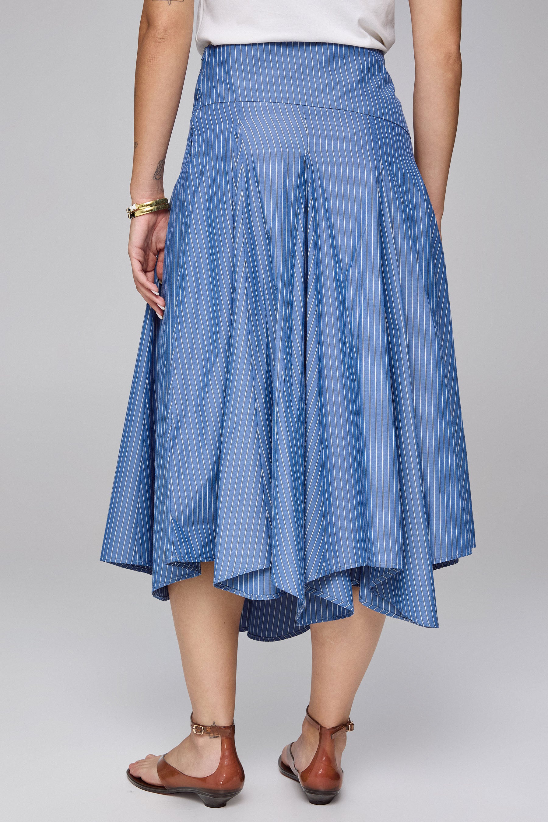 חצאית פסים א- סימטרית