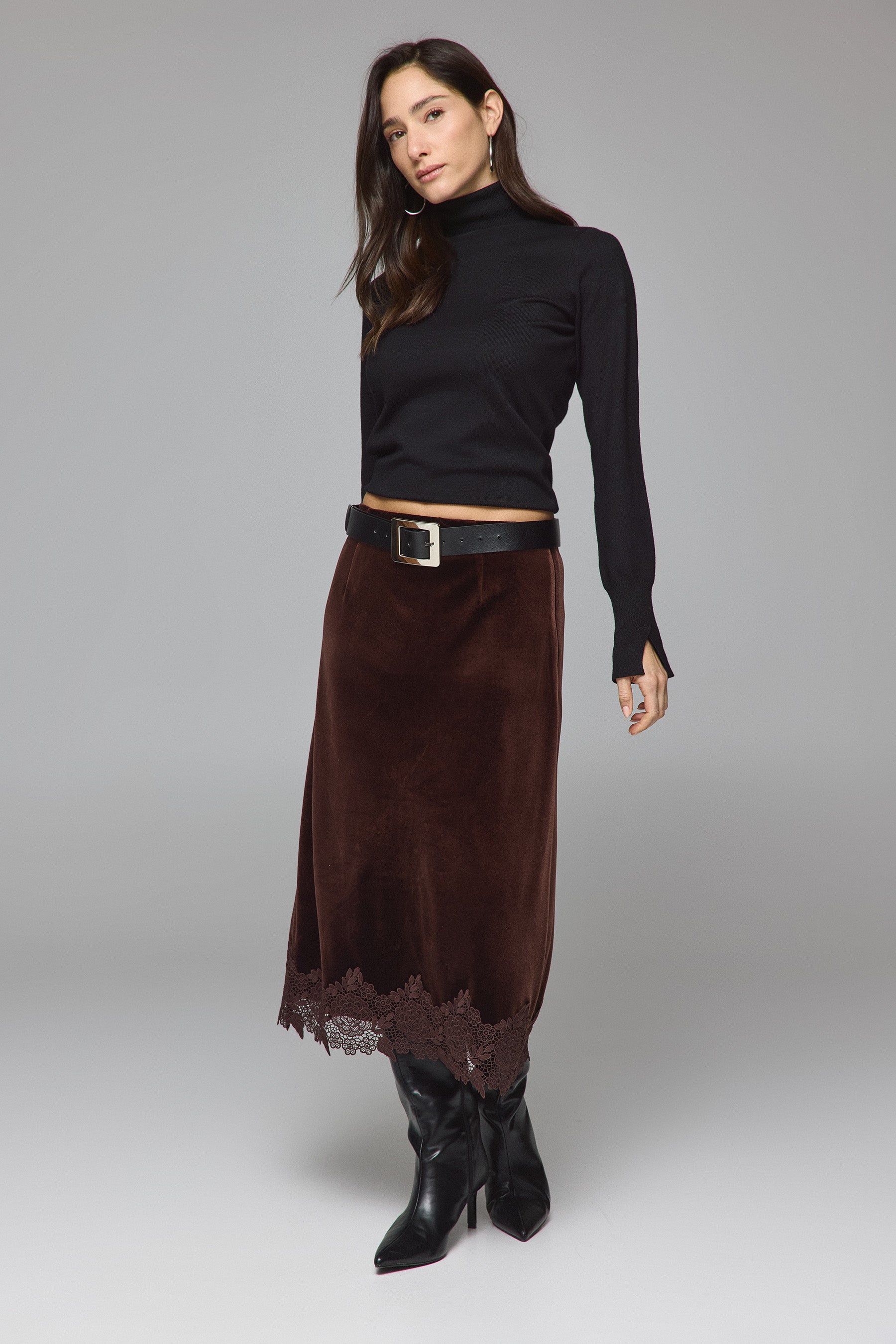 חצאית מידי קטיפה