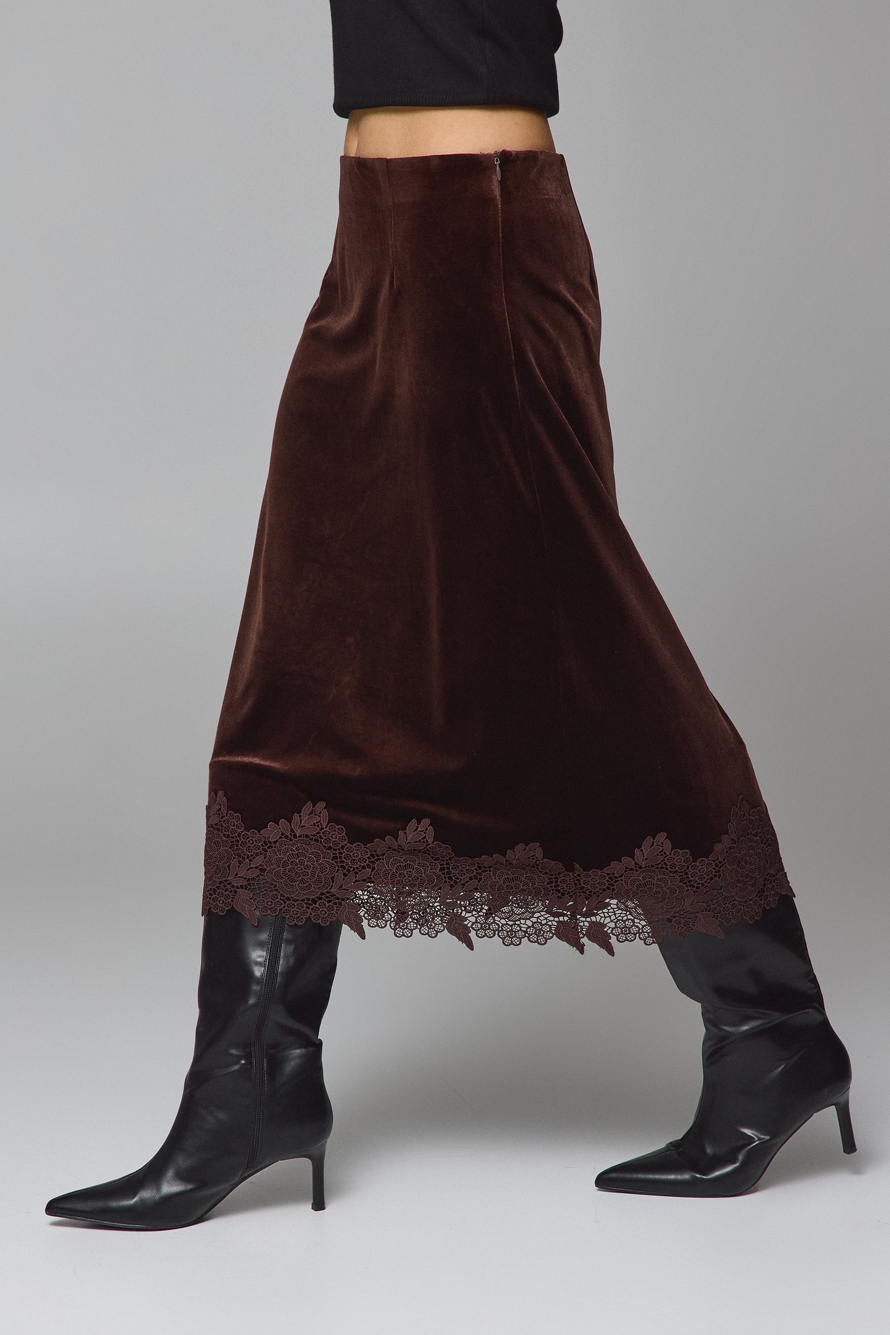 חצאית מידי קטיפה