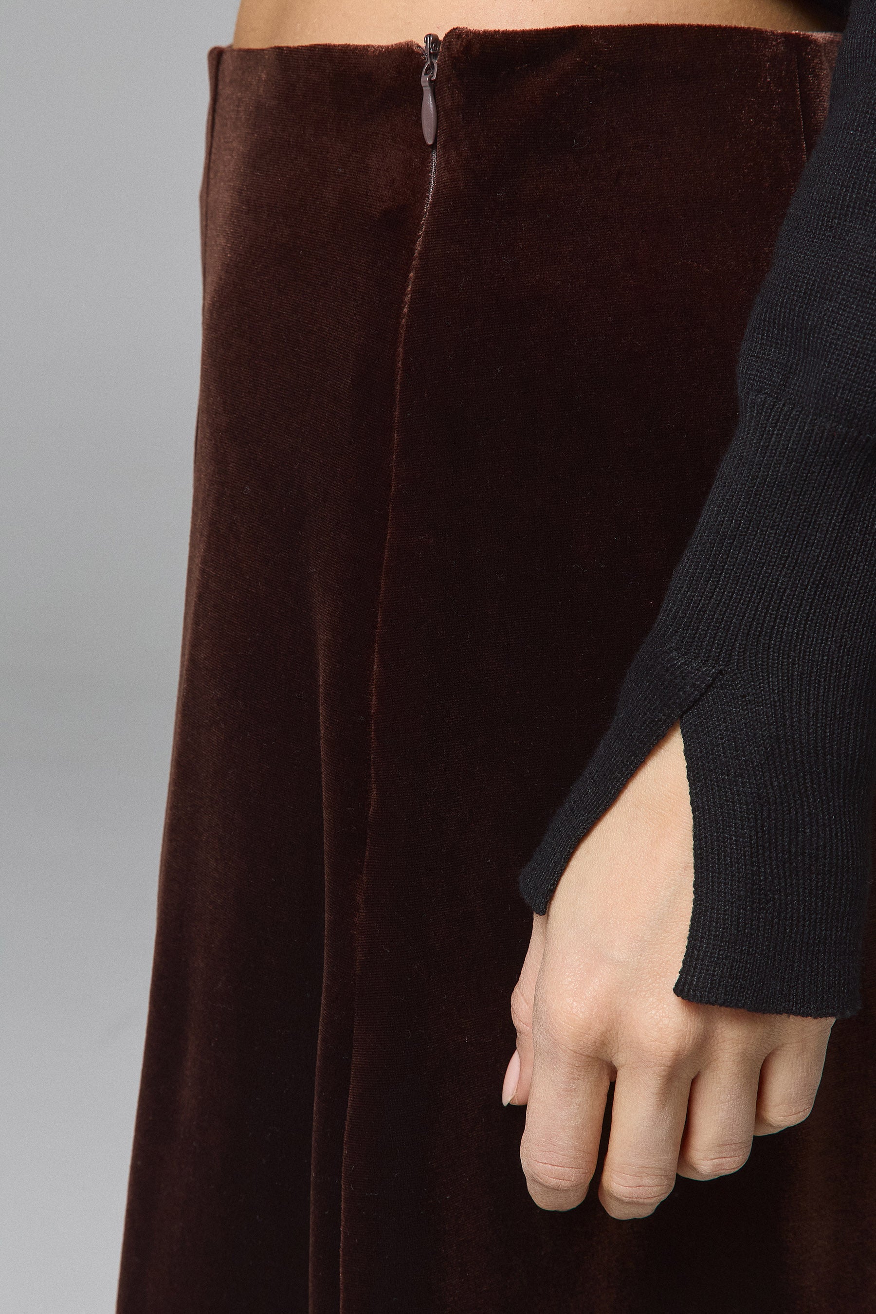 חצאית מידי קטיפה