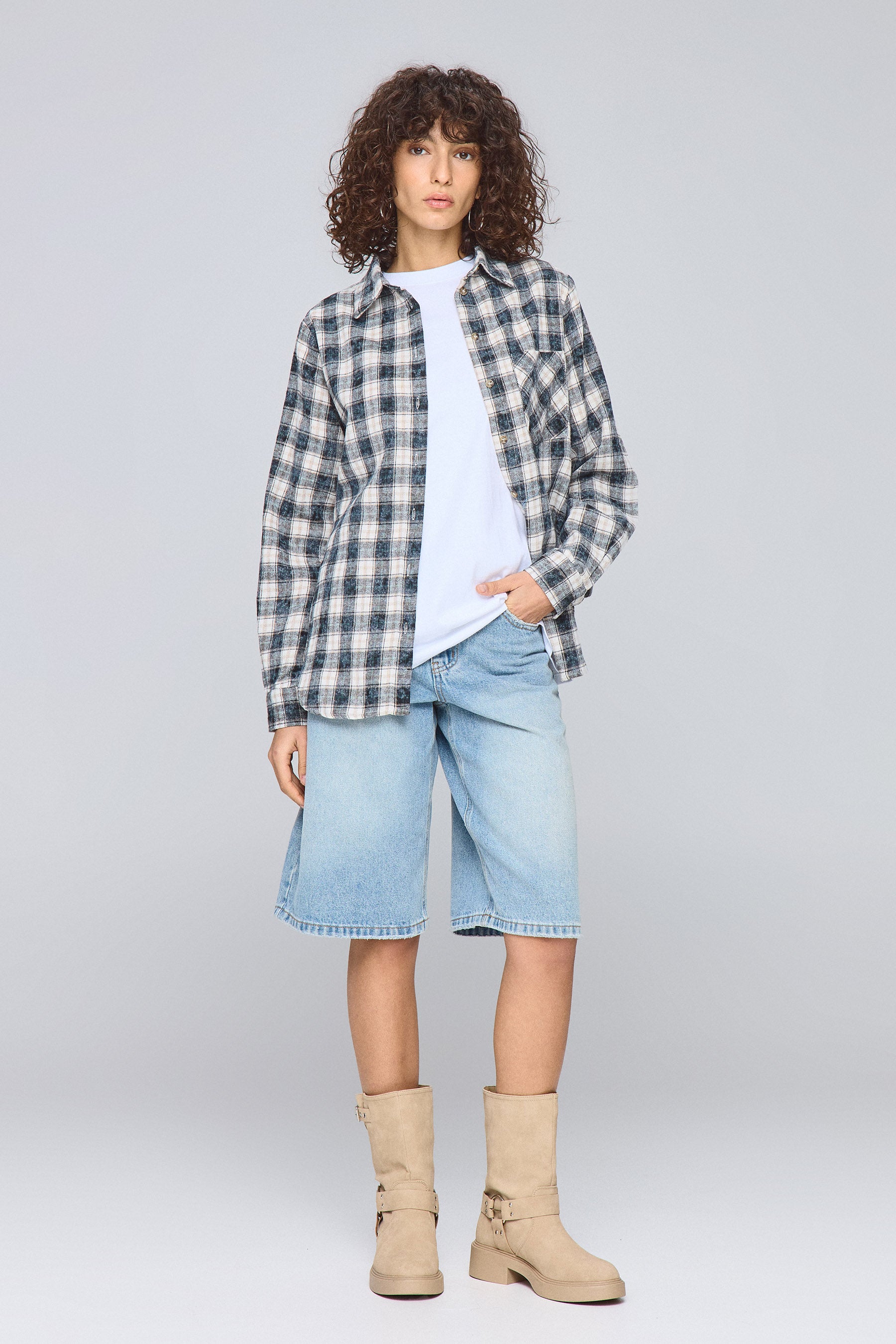 חולצה משובצת דיסטרוי