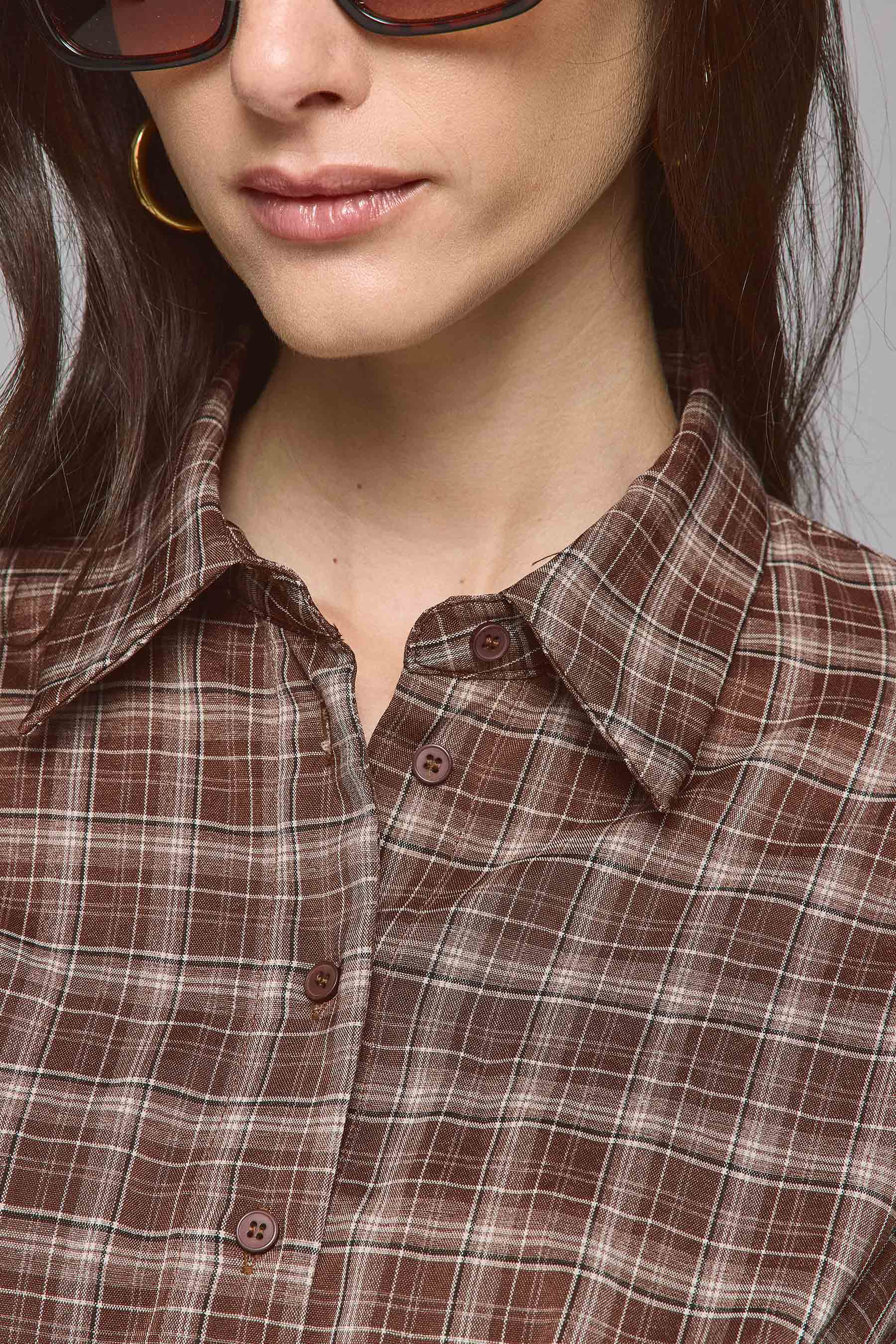 חולצה משובצת סיבוב