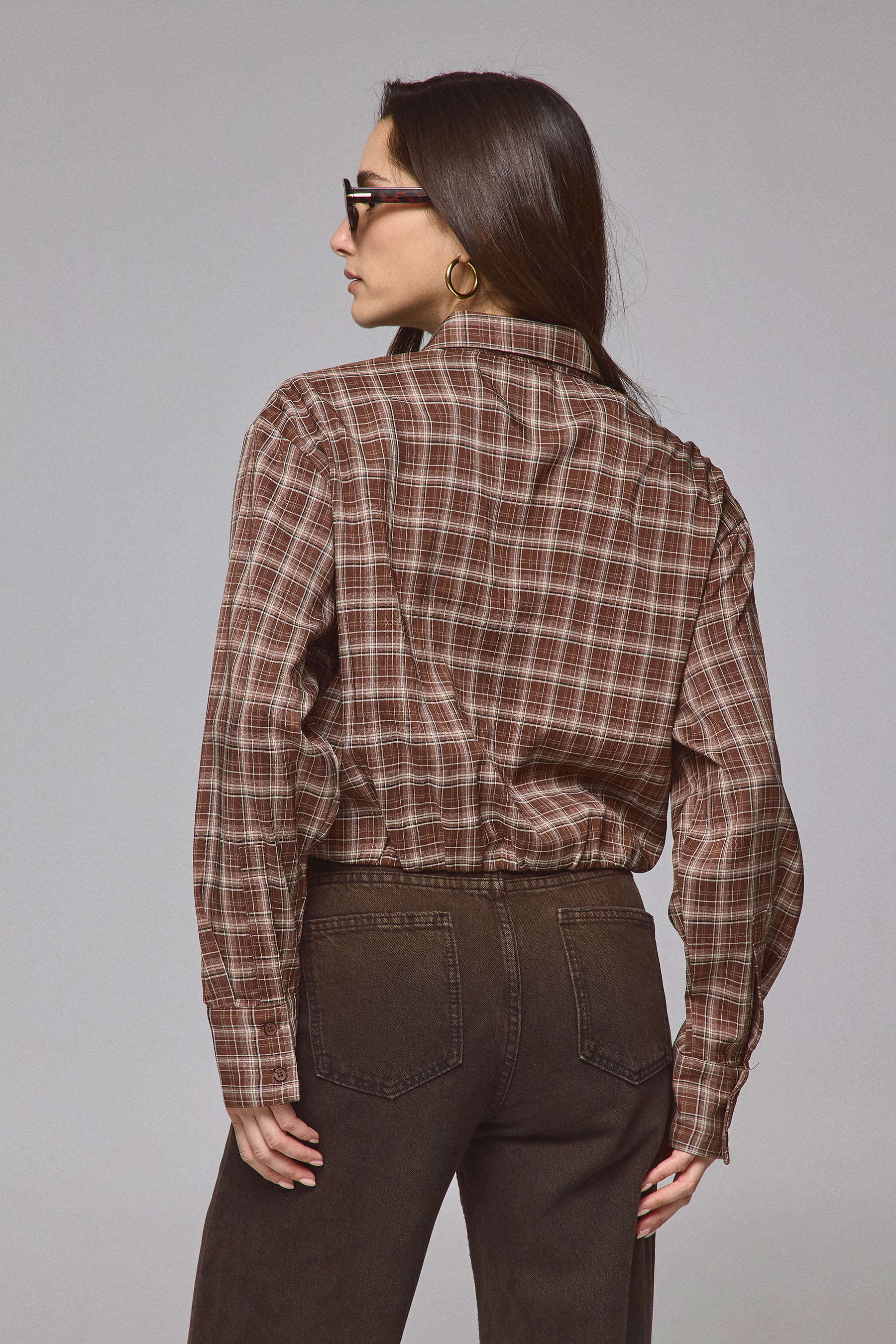 חולצה משובצת סיבוב