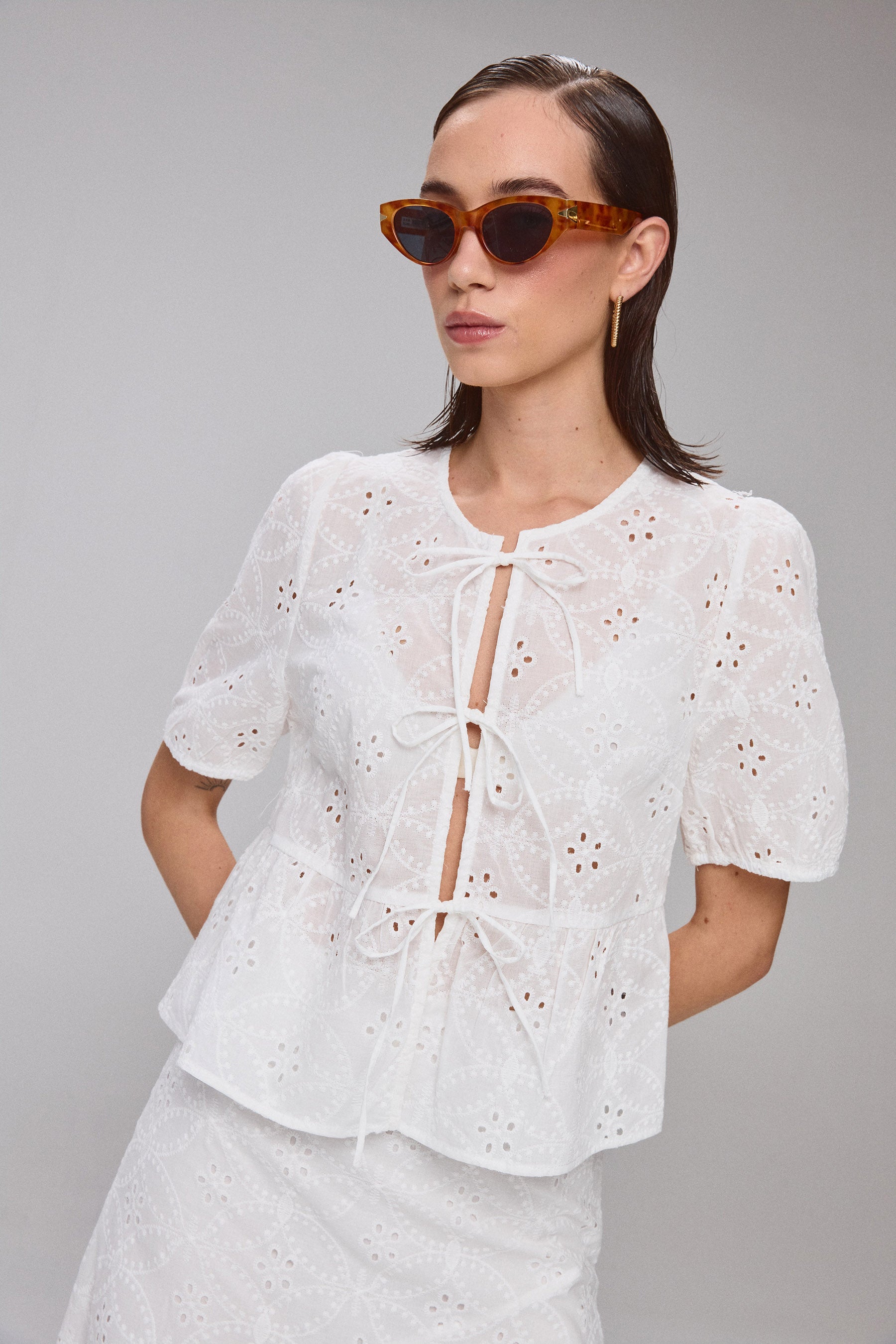 חולצת קשירות תחרה סט