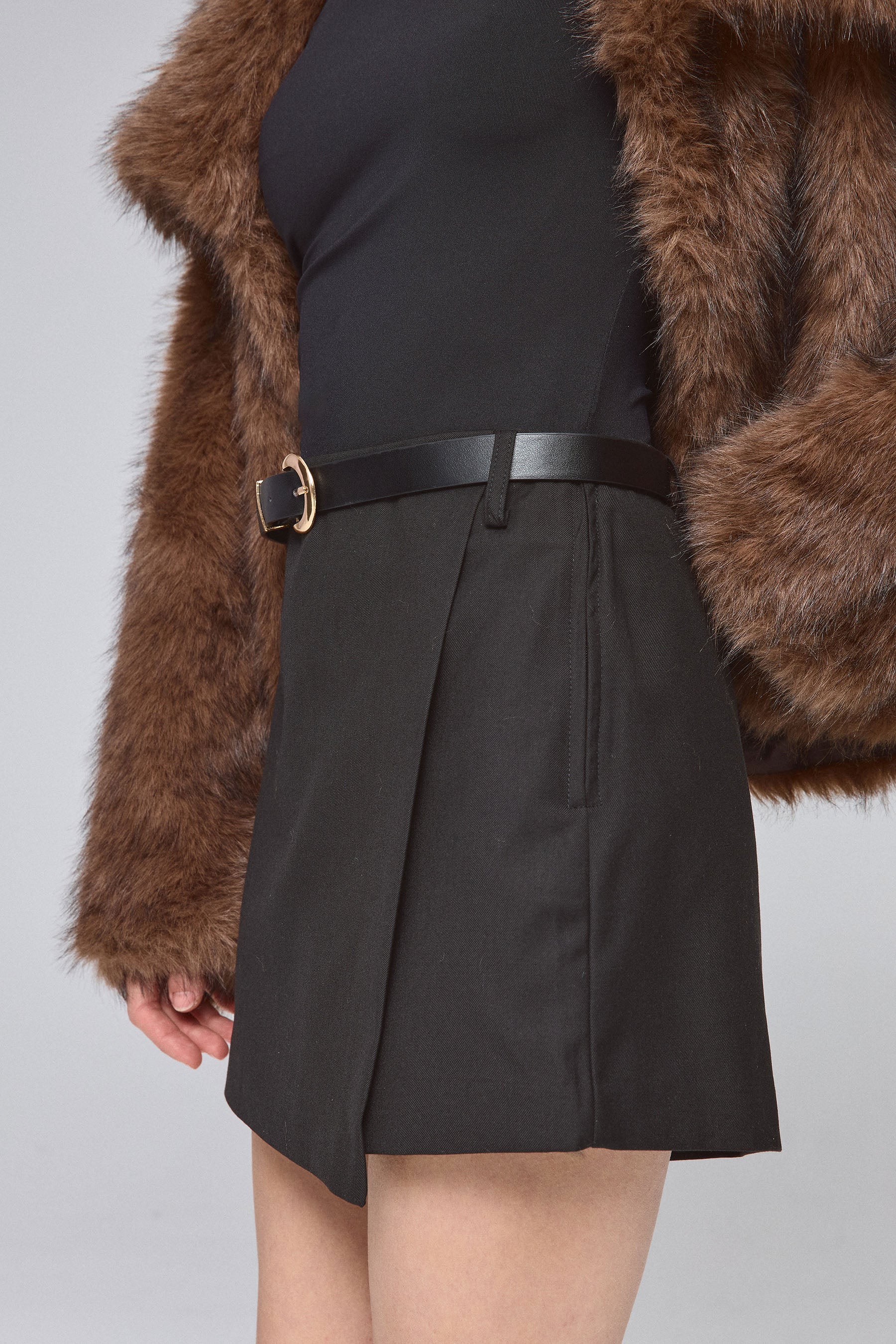 סקורט עם חגורה