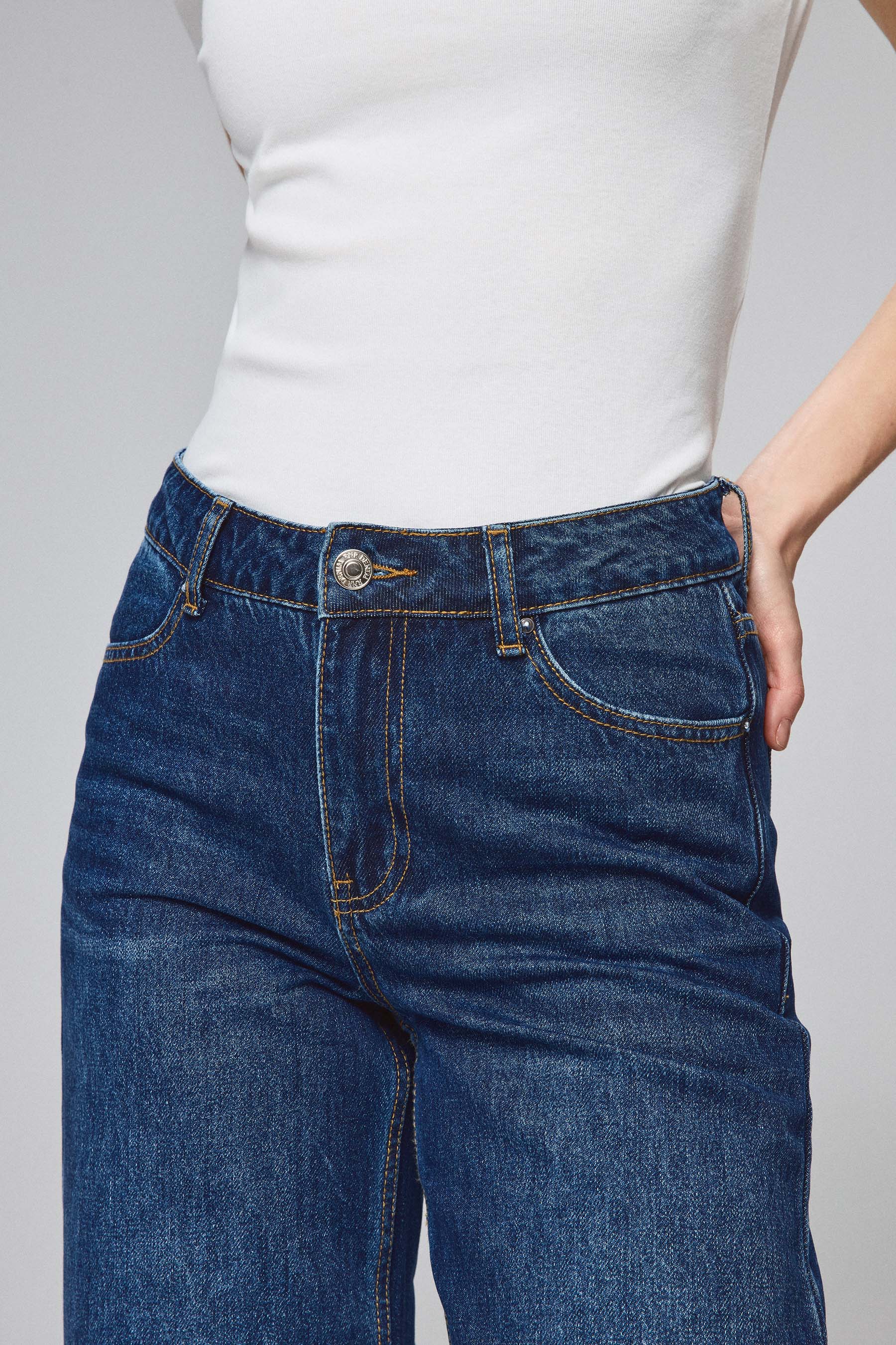 ג'ינס קרופ ישר