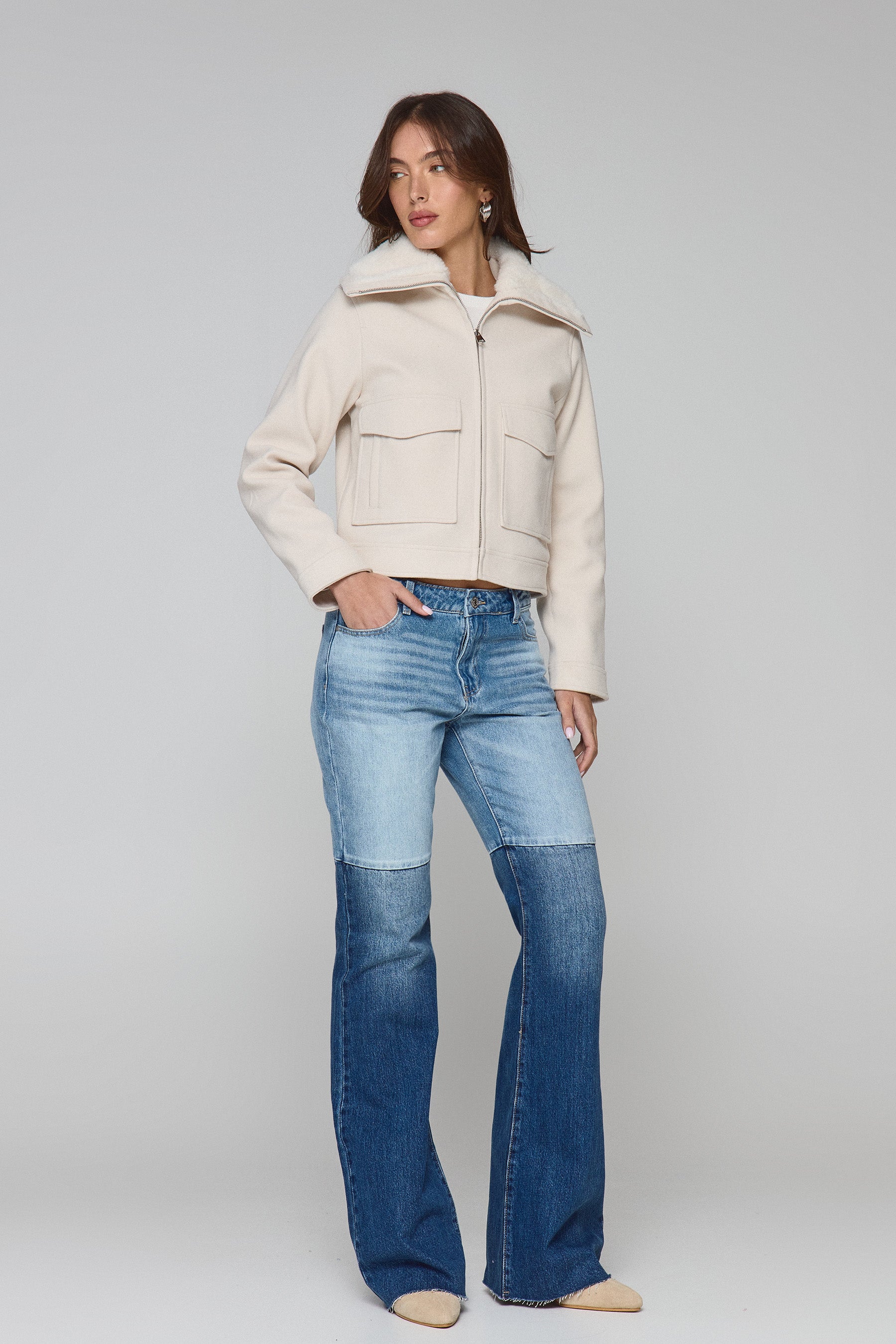 גינס כחול חתכים