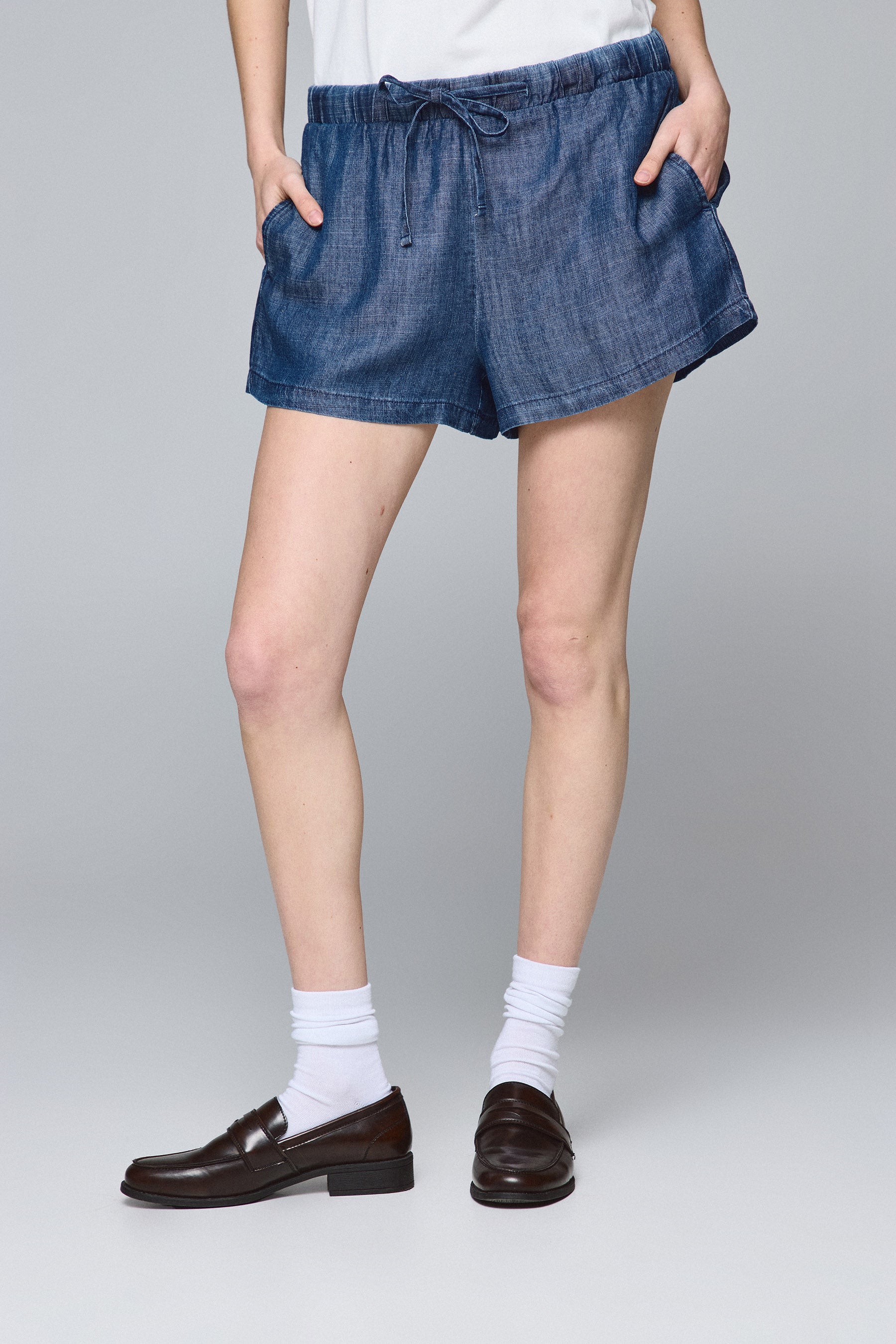 שורט אינדיגו בריזי