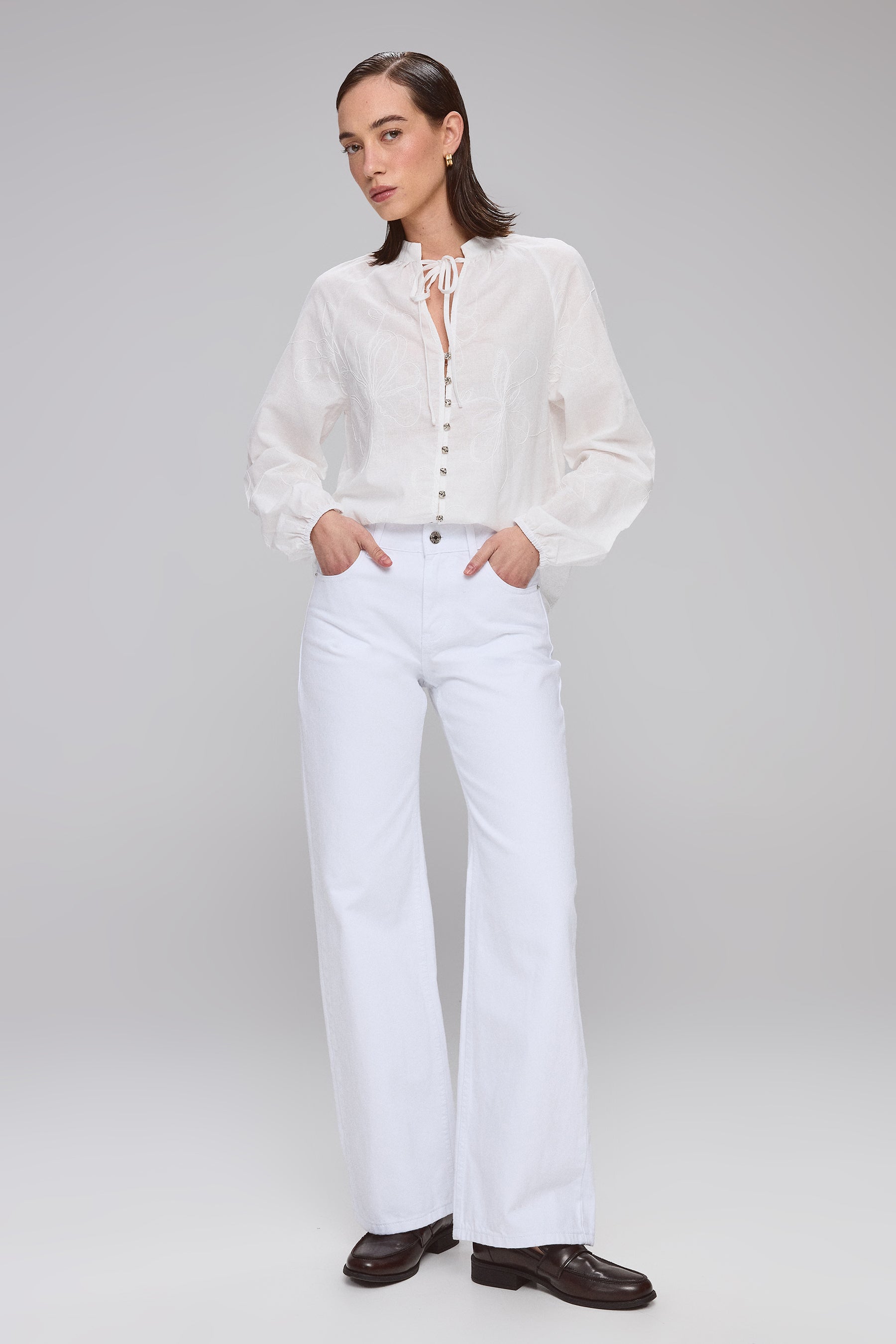 גינס אלין לבן