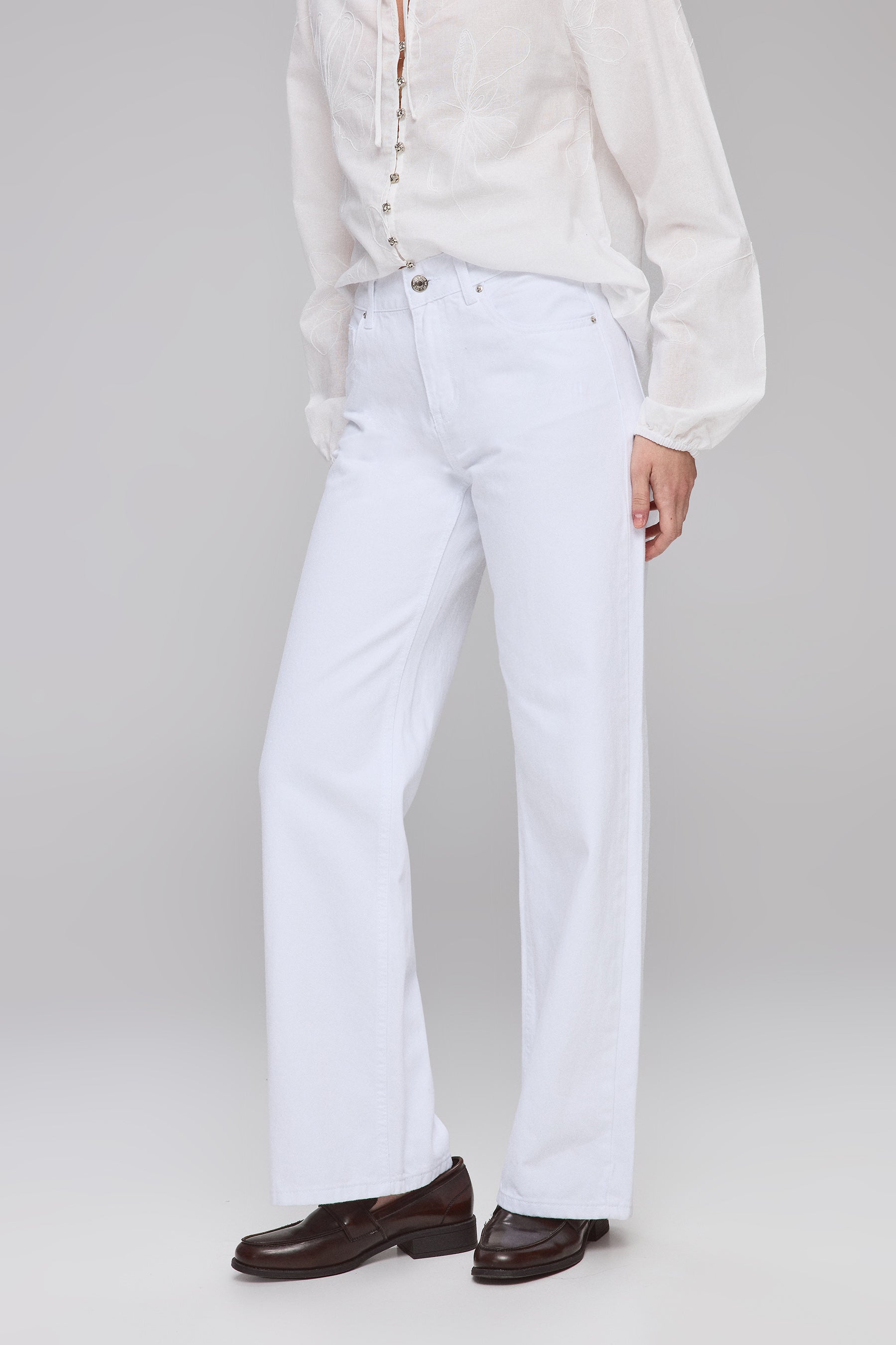 גינס אלין לבן