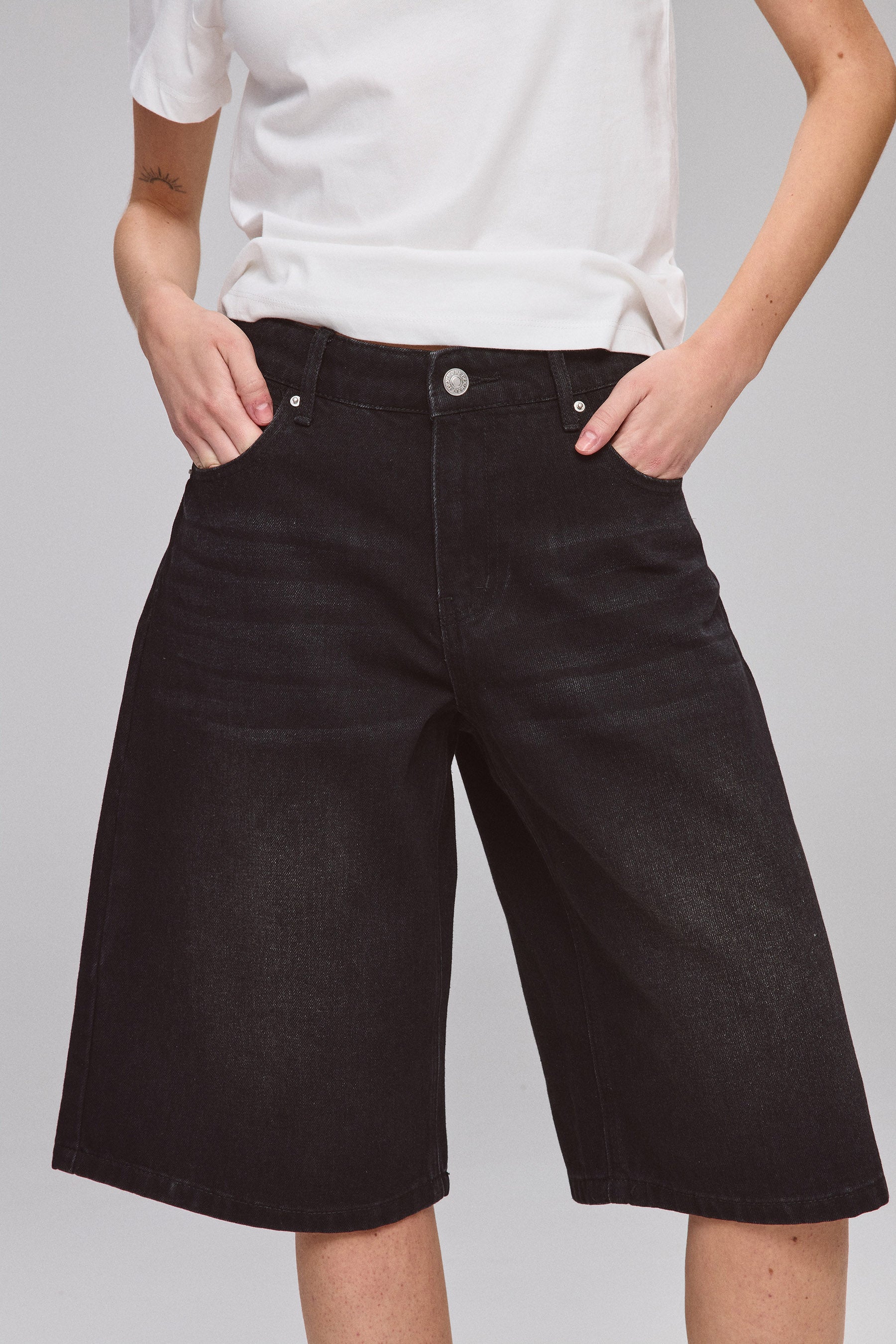 ברמודה ג'ינס לוס