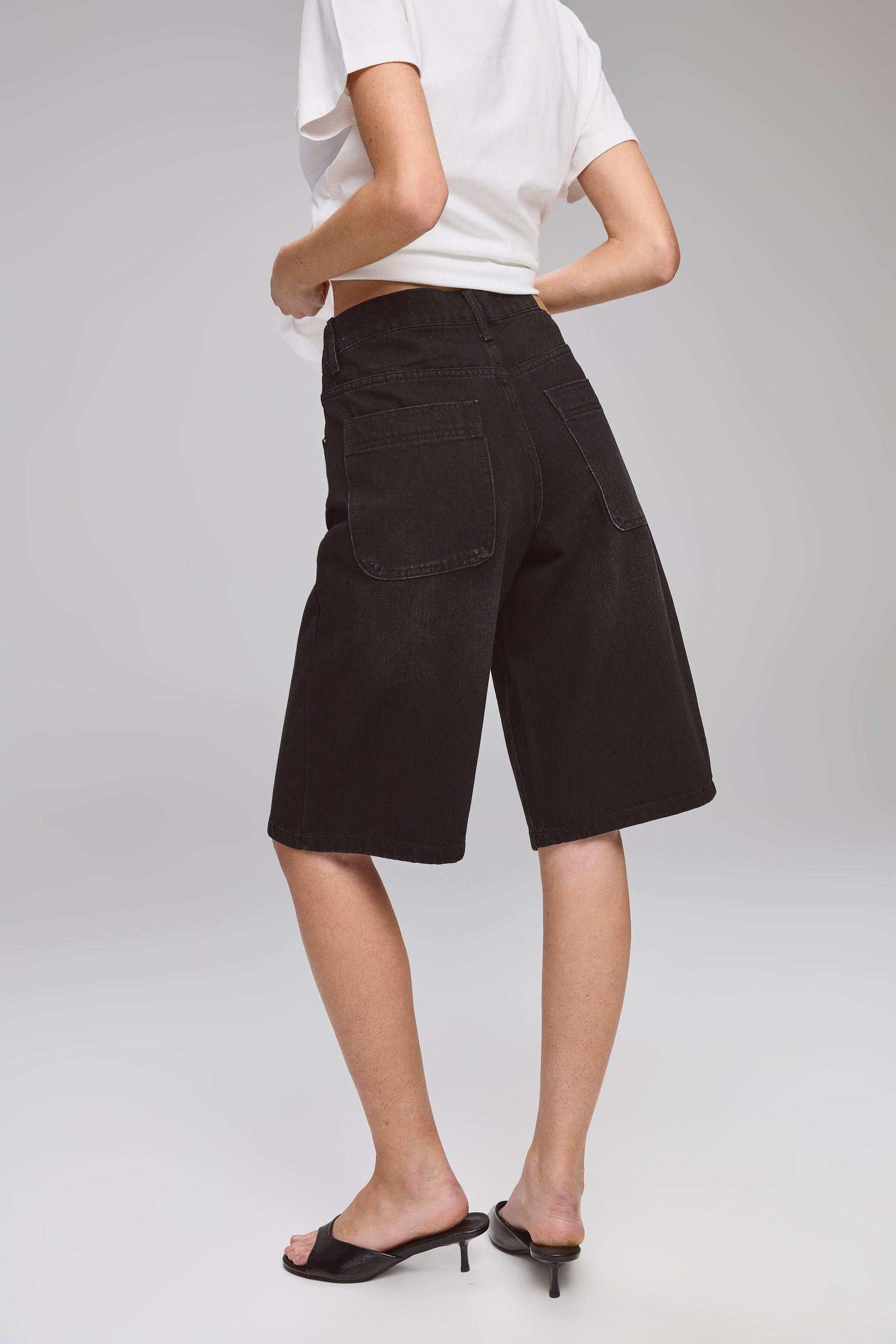 ברמודה ג'ינס לוס