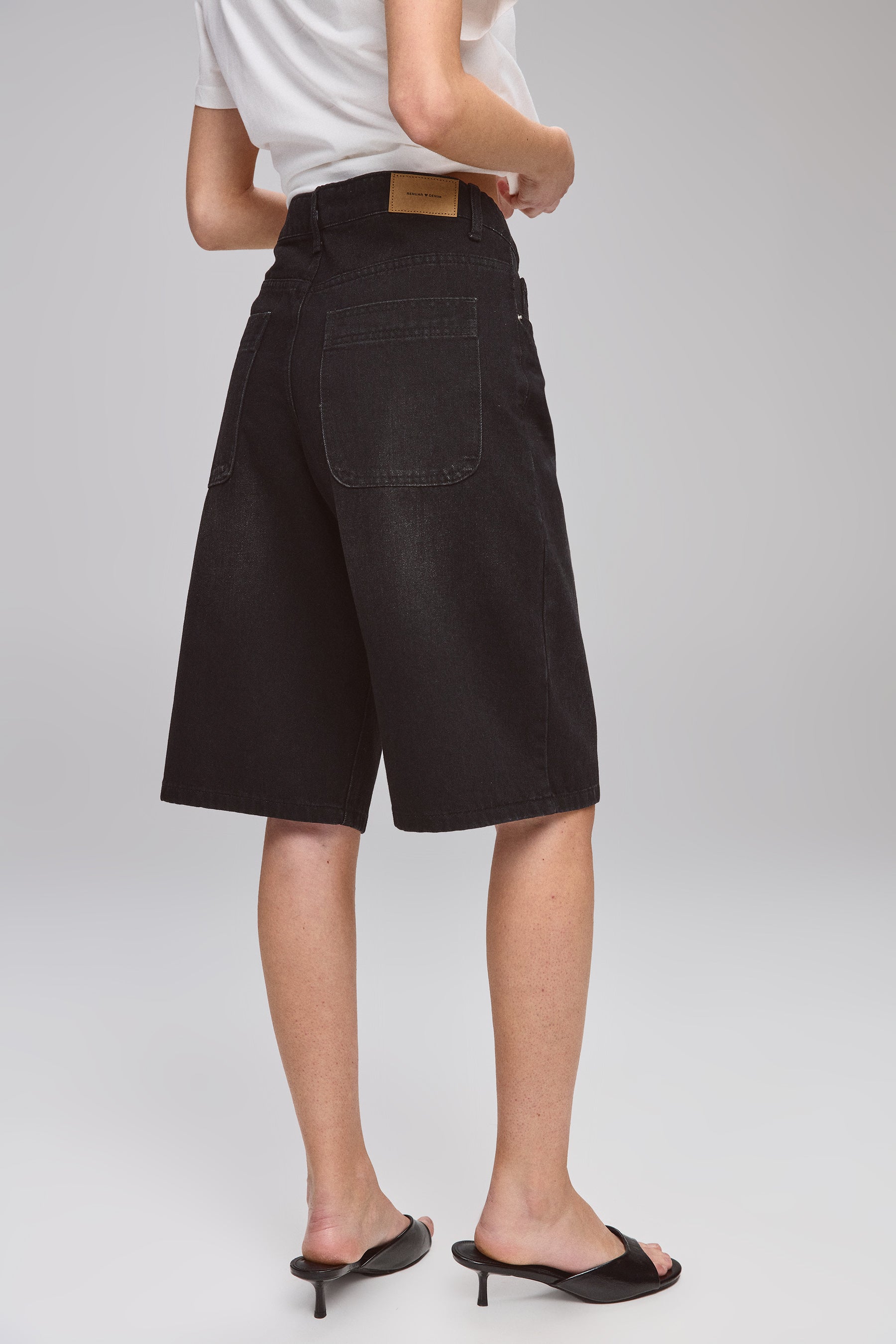 ברמודה ג'ינס לוס