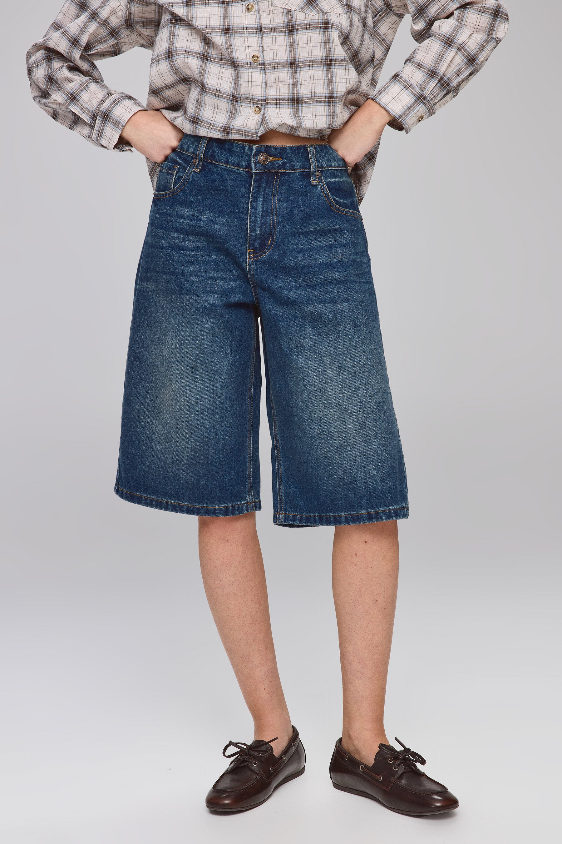 ברמודה ג'ינס לוס