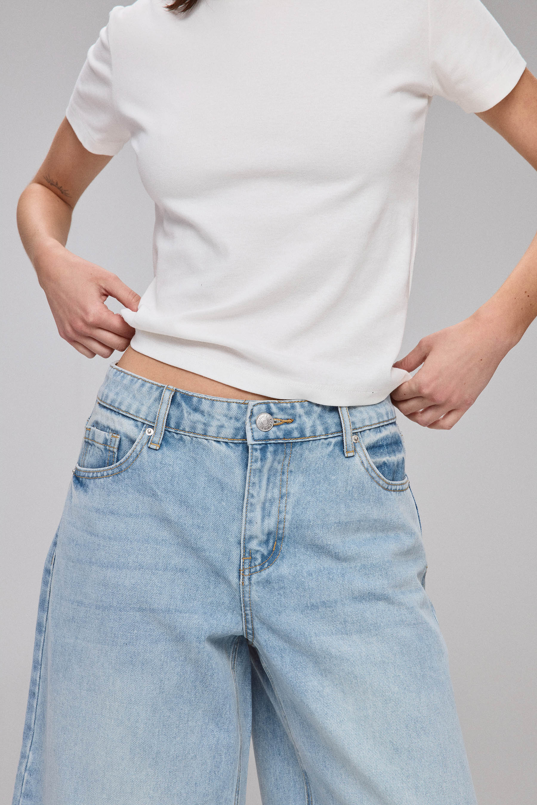 ברמודה ג'ינס לוס