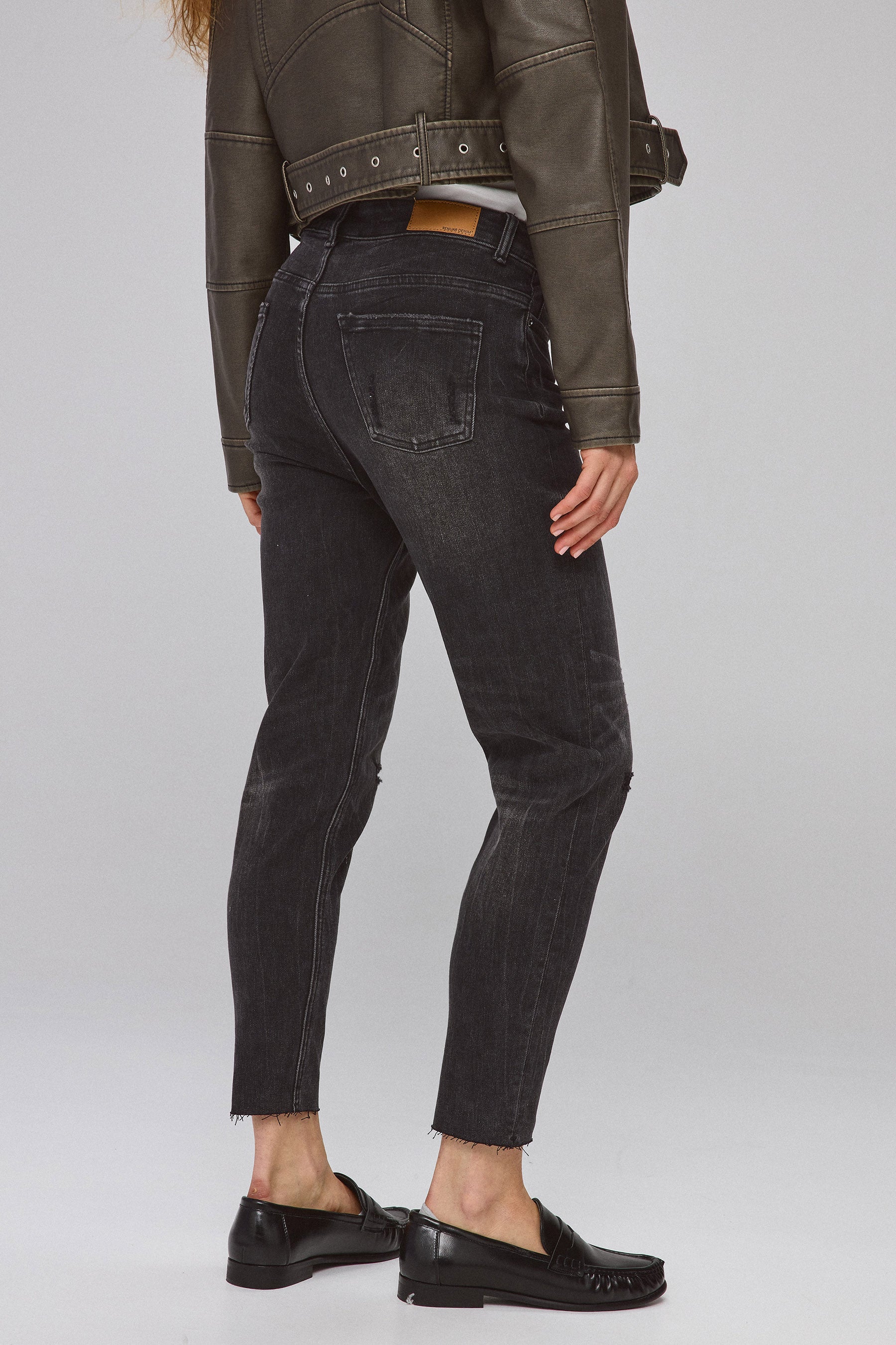 גינס בוי אלבי