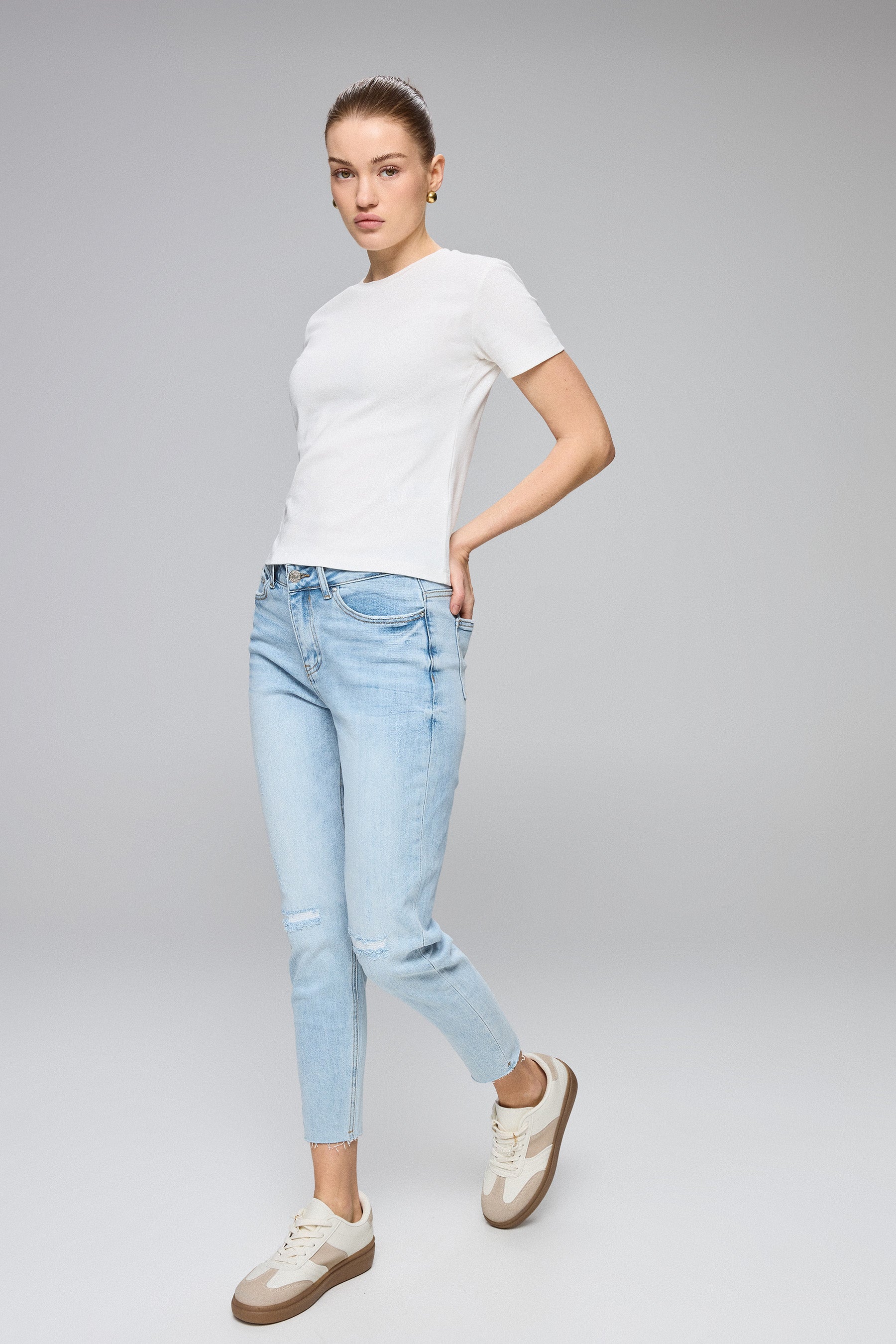 גינס בוי אלבי