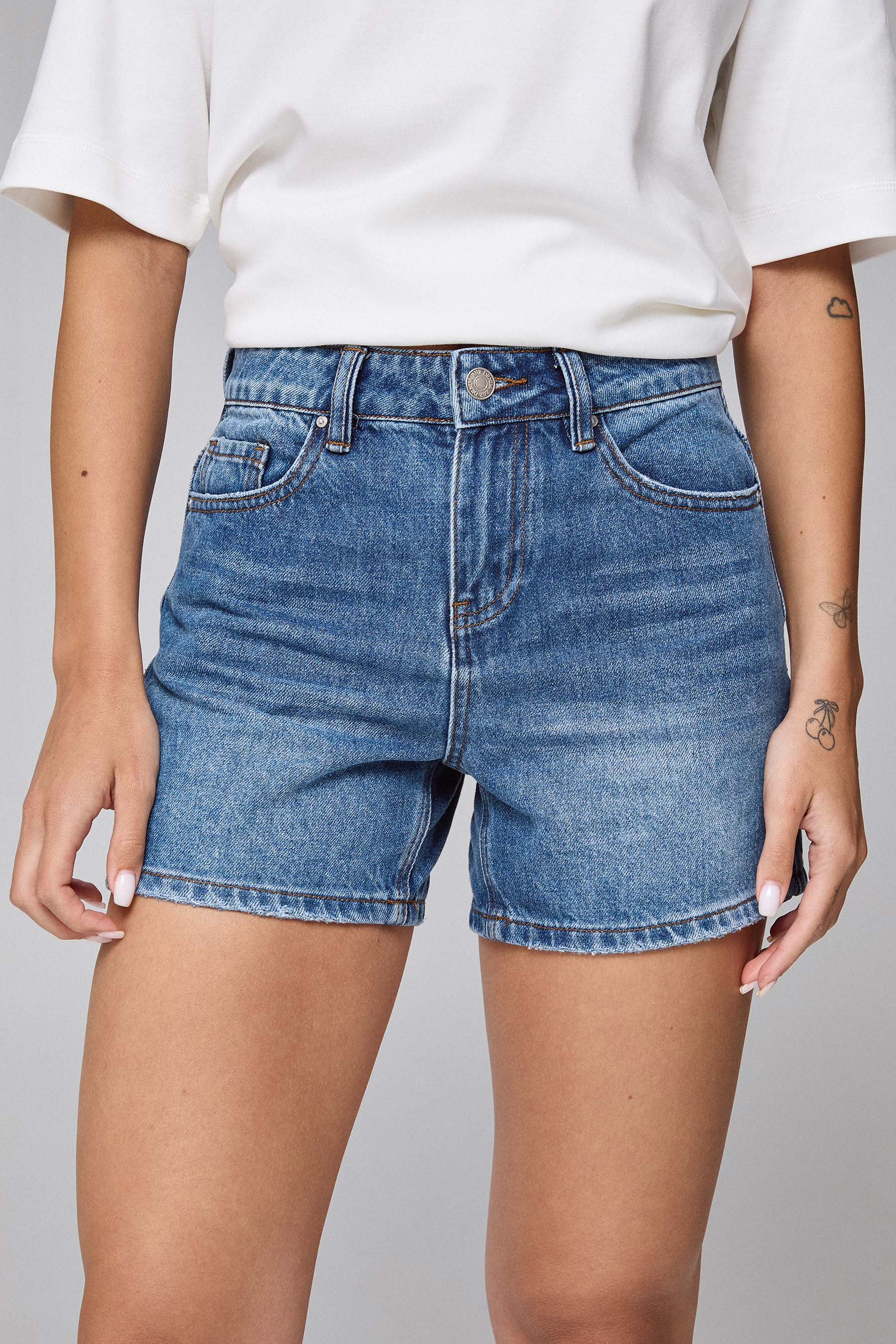 שורט גינס מאמ