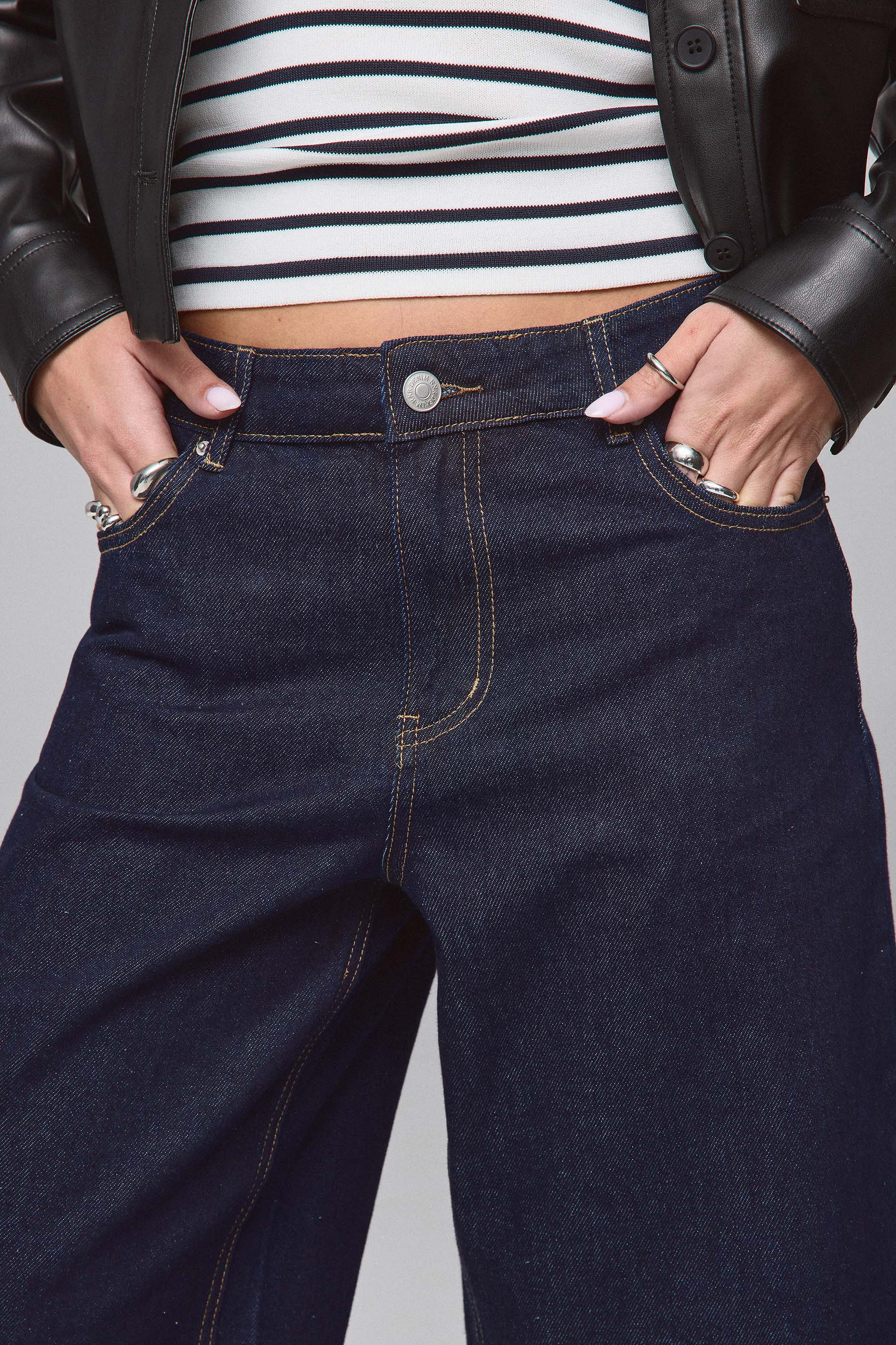 ברמודה ג'ינס רו