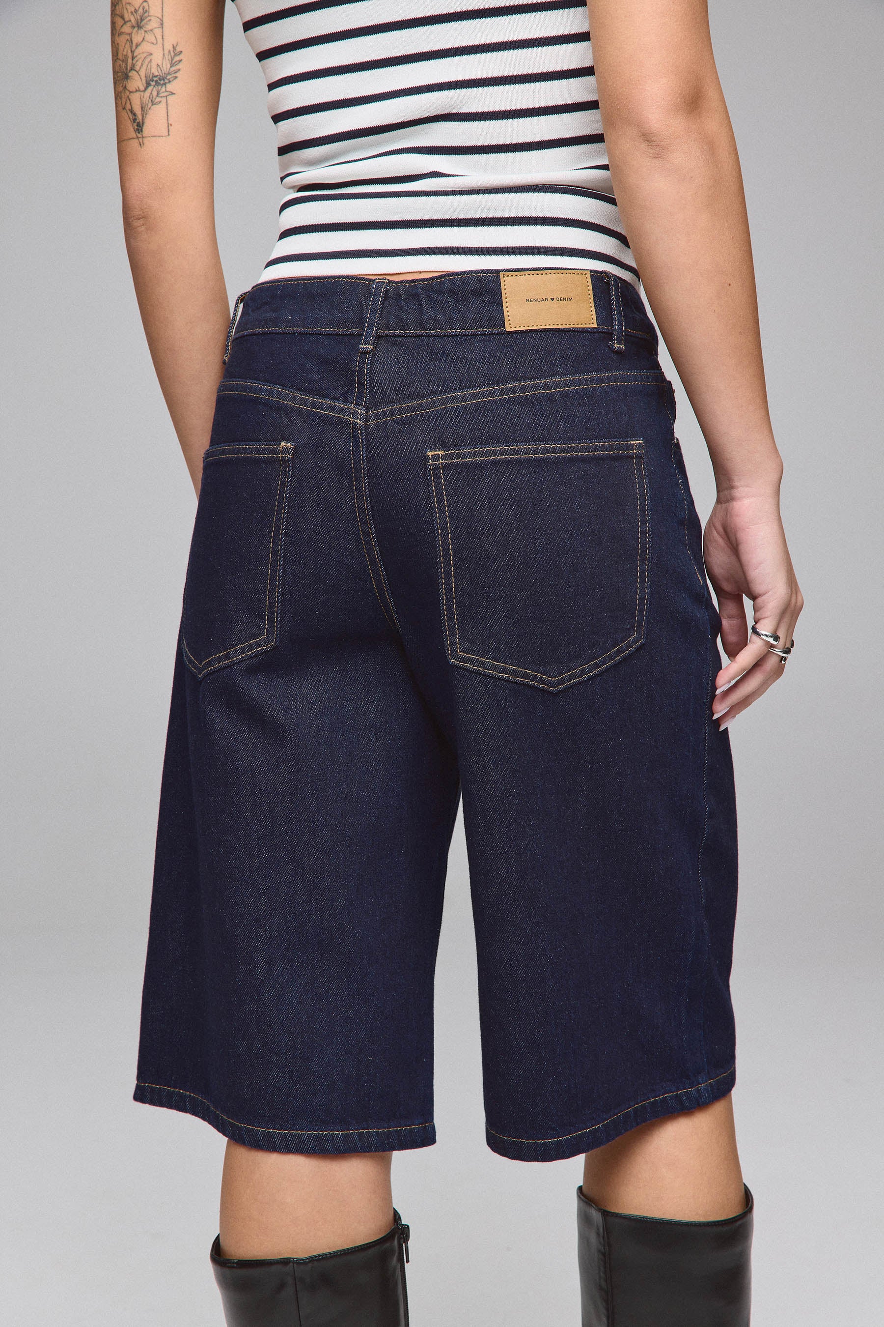 ברמודה ג'ינס רו