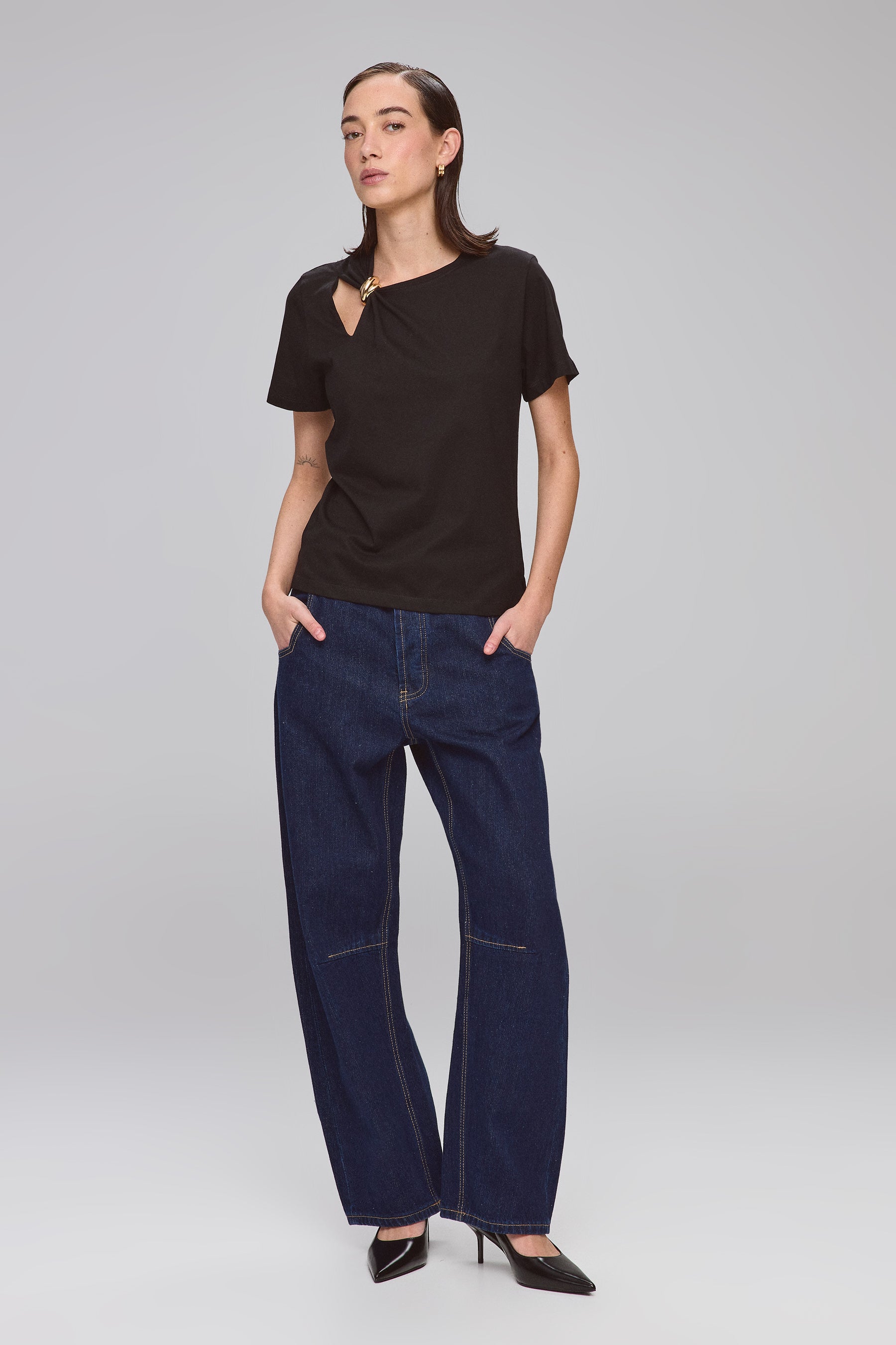 חולצת אבזם זהב