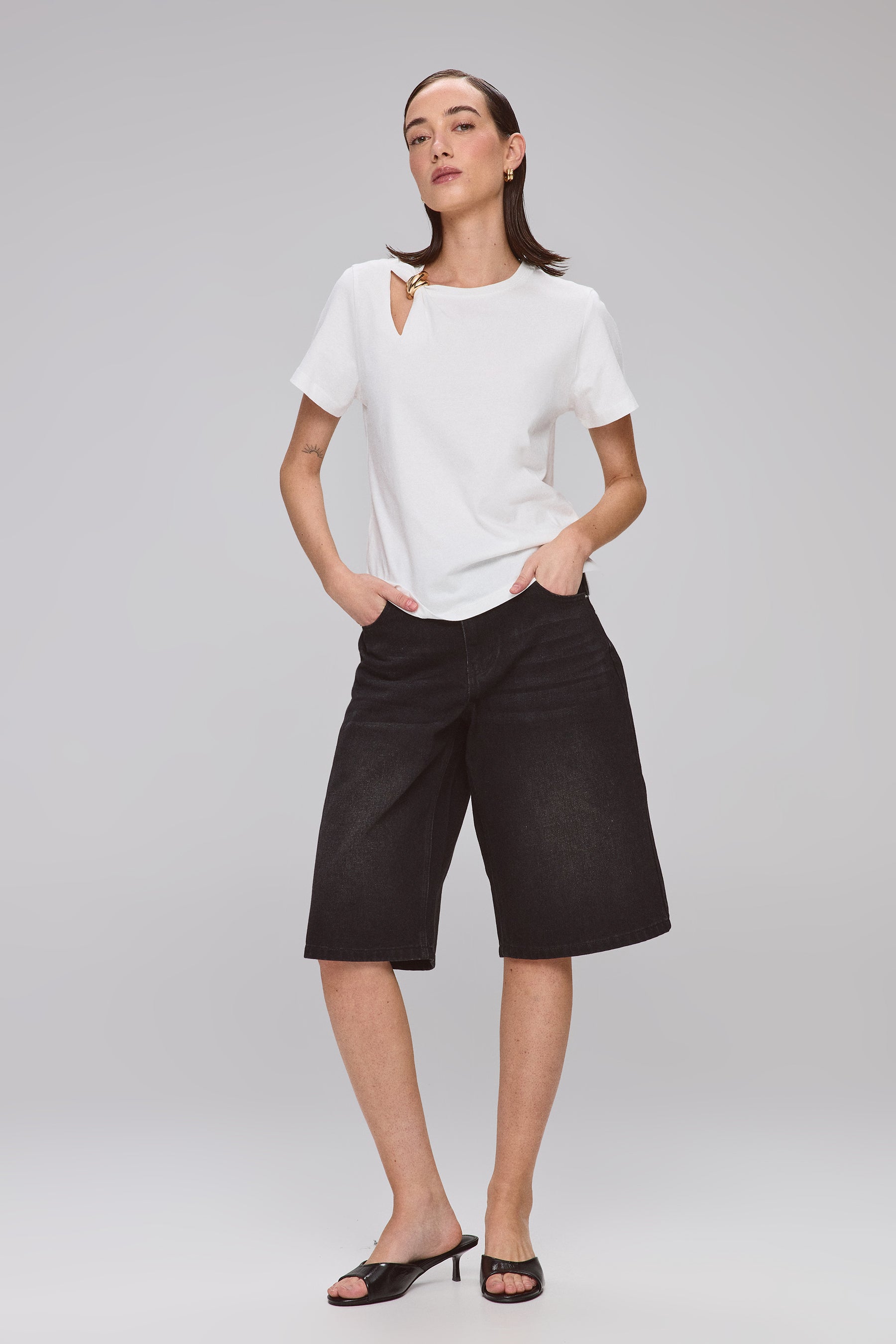 חולצת אבזם זהב