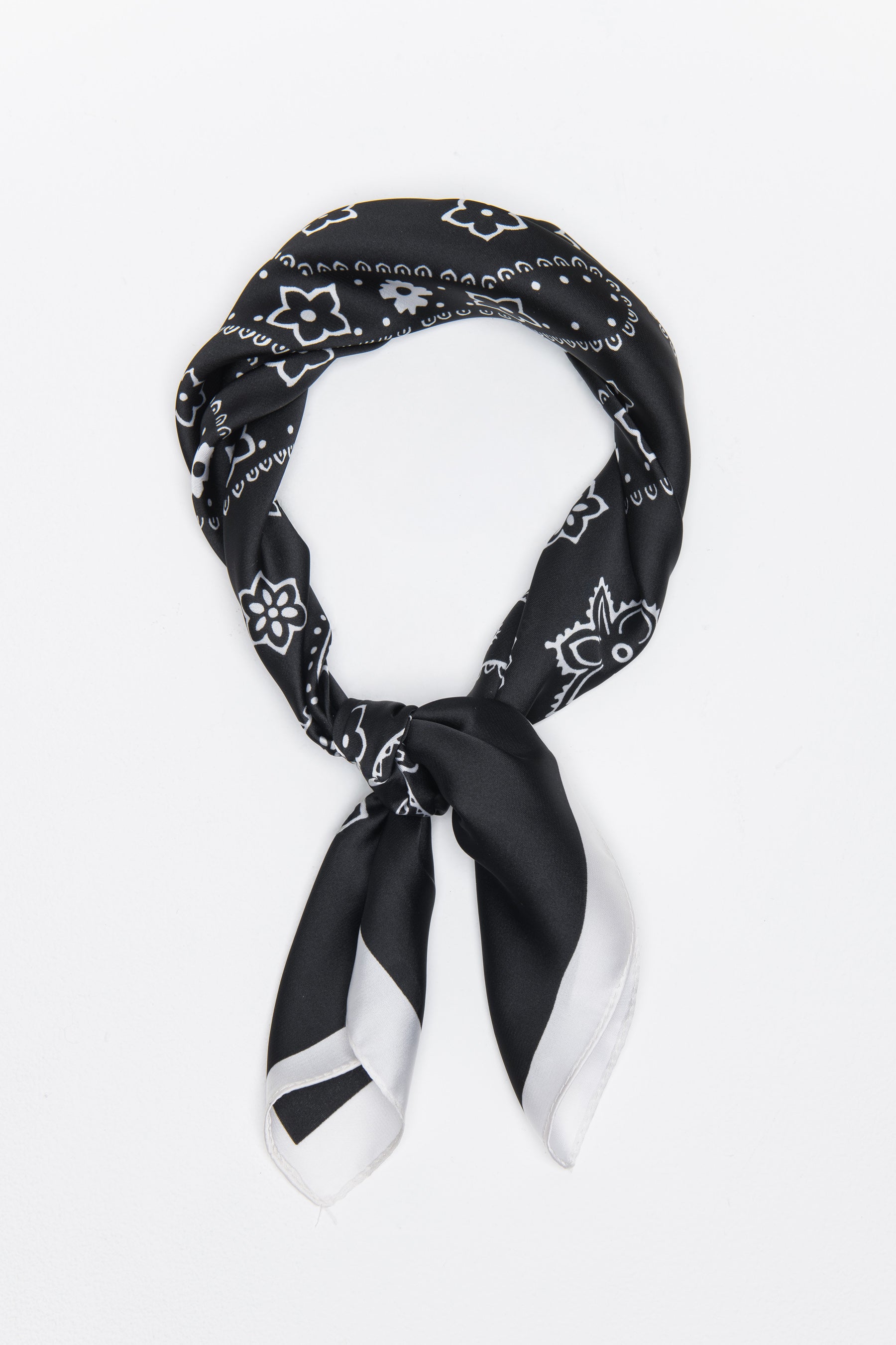 צעיף סאטן- ווסטרן