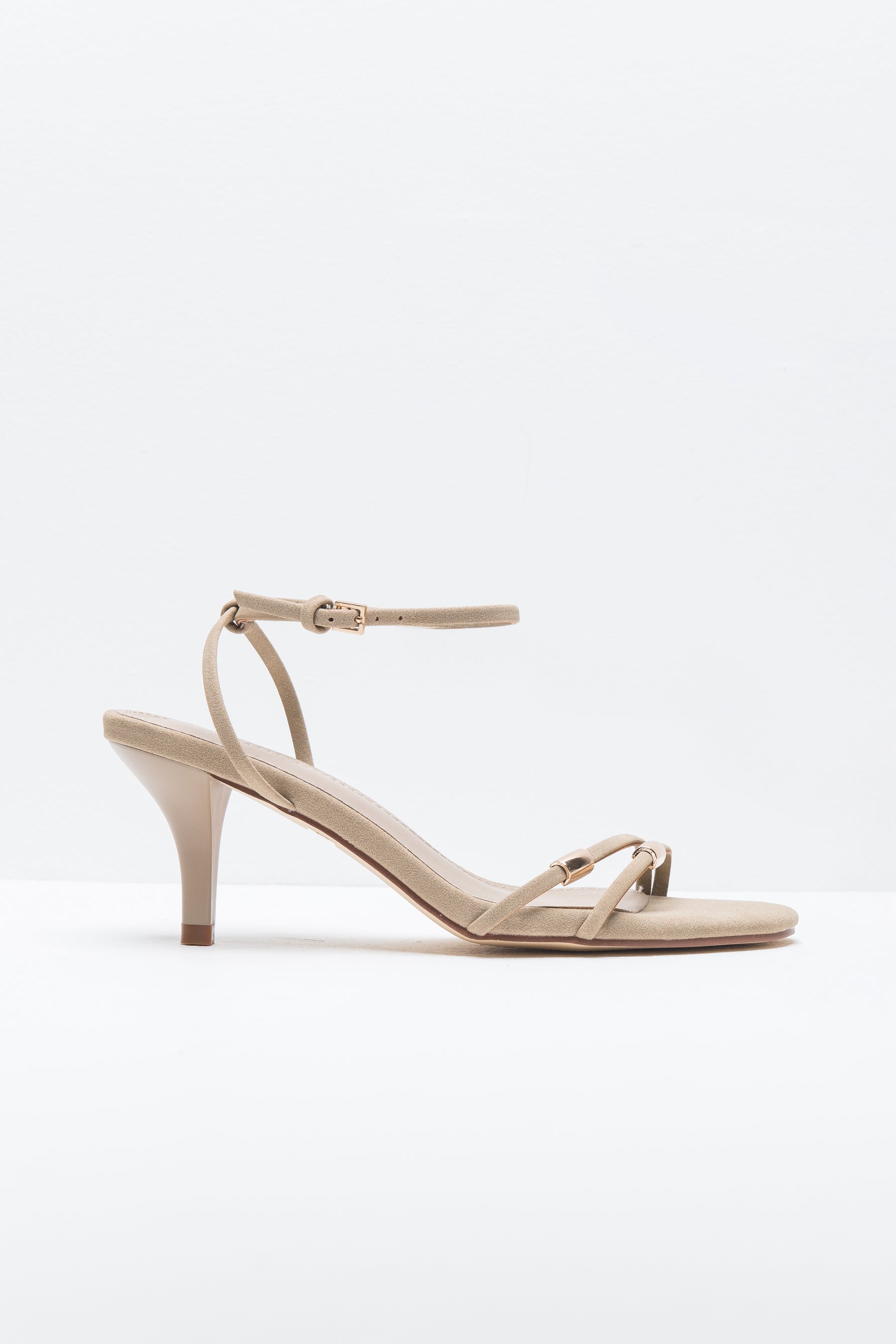 סנדל עקב ג'ואל