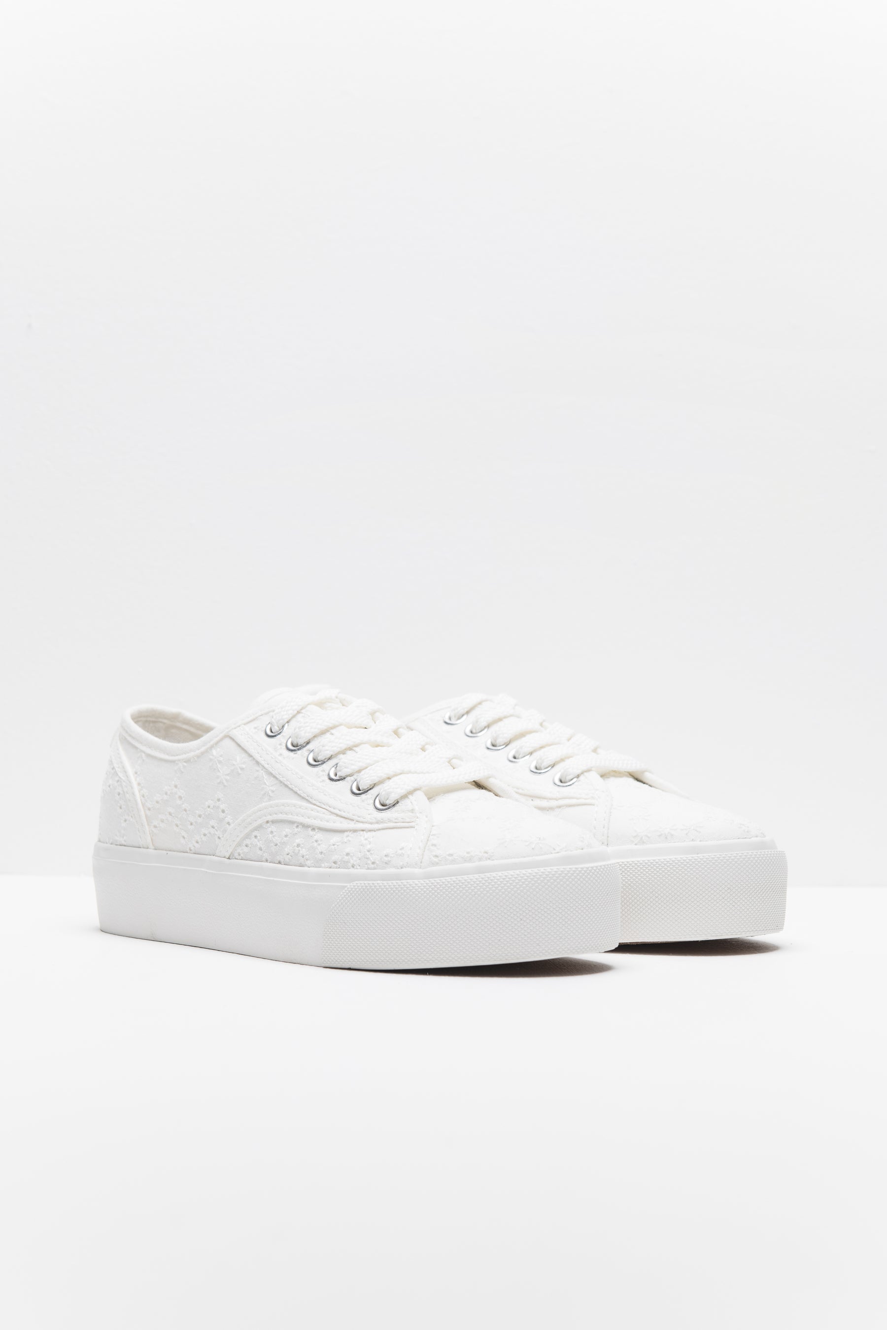 סניקרס פריז