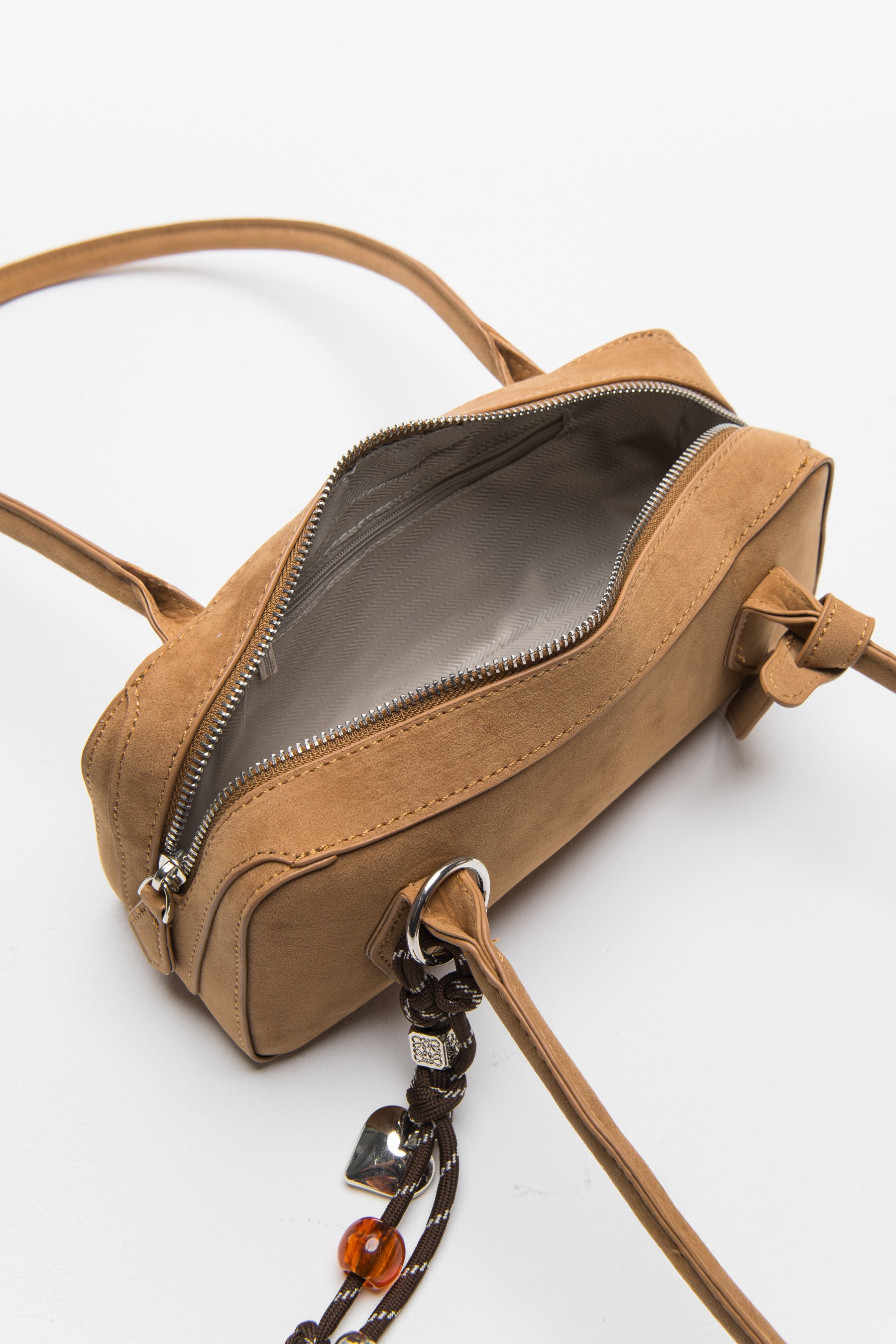 תיק באגט צ'ארם