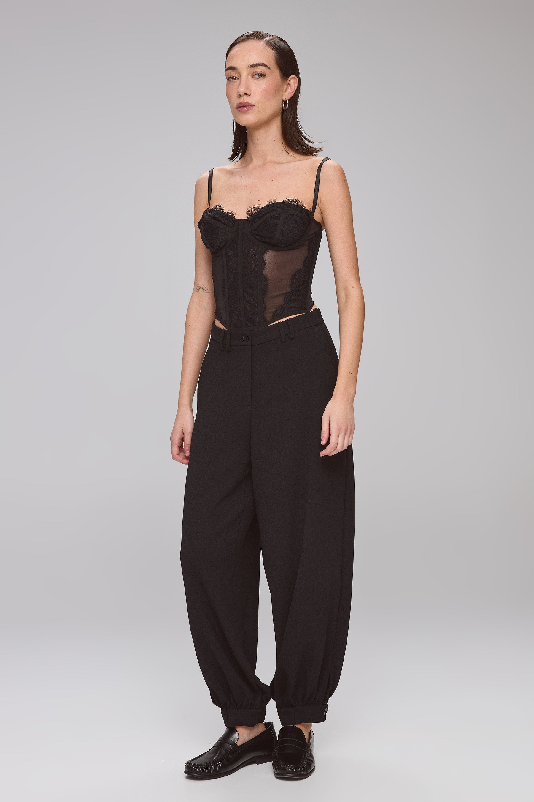 טופ מחוך סקארלט