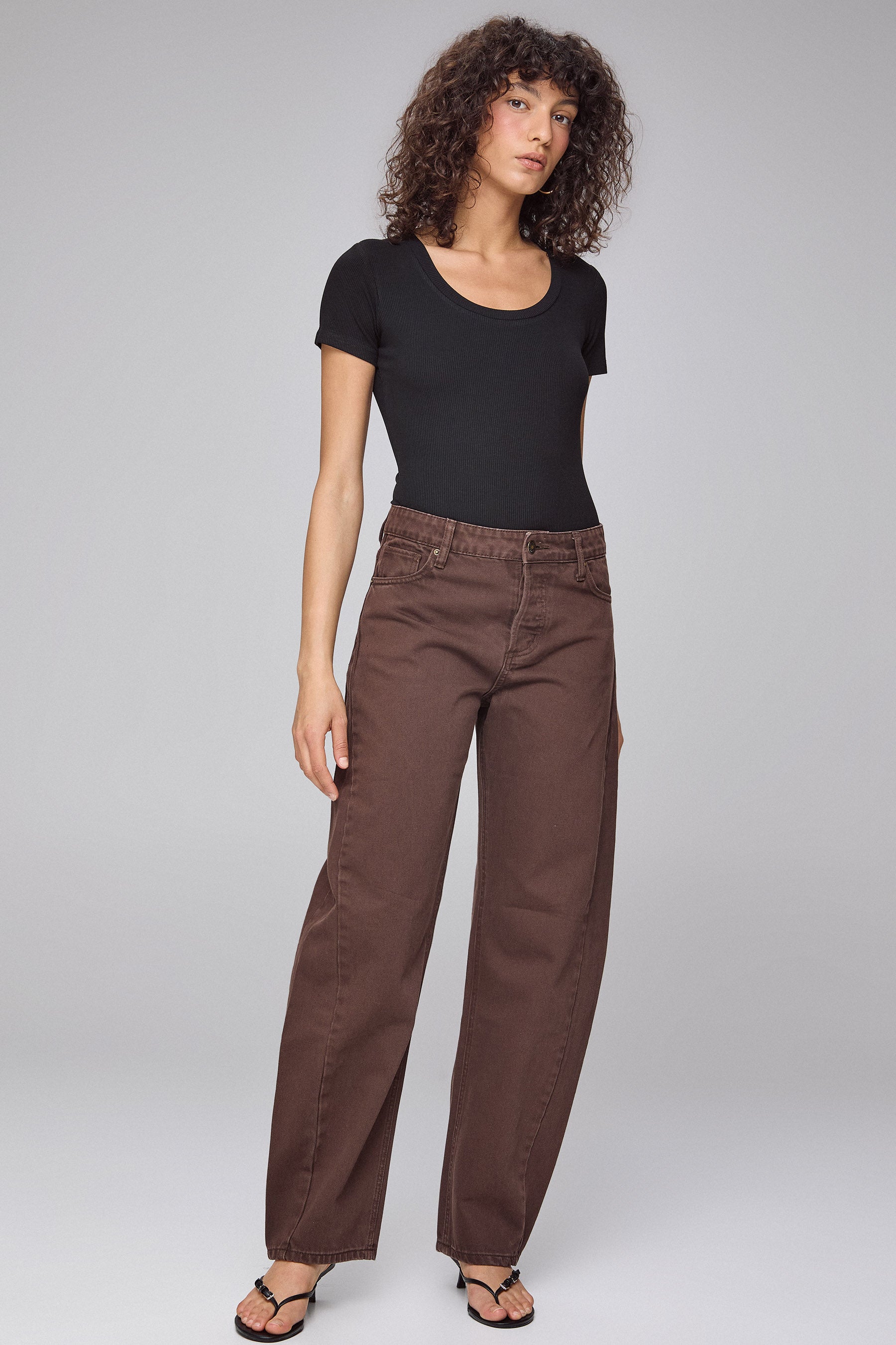 טי מחשוף עמוק