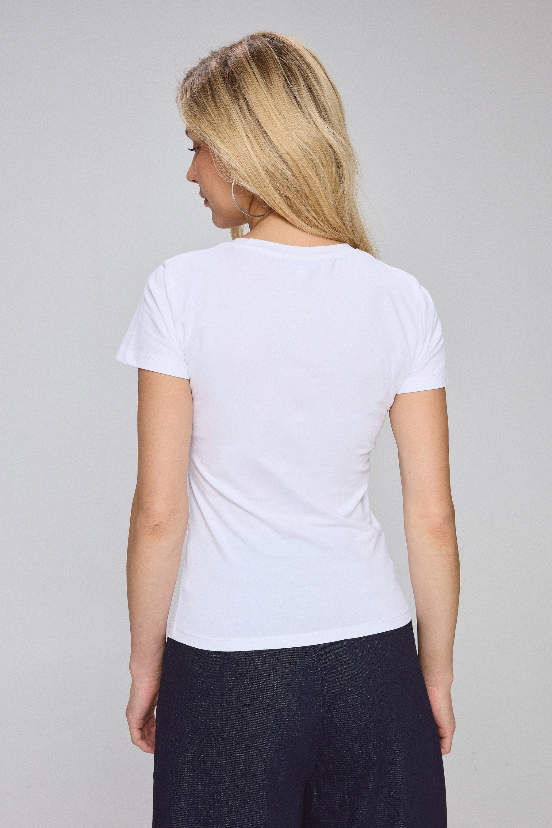 חולצת כיתובי יהלומים