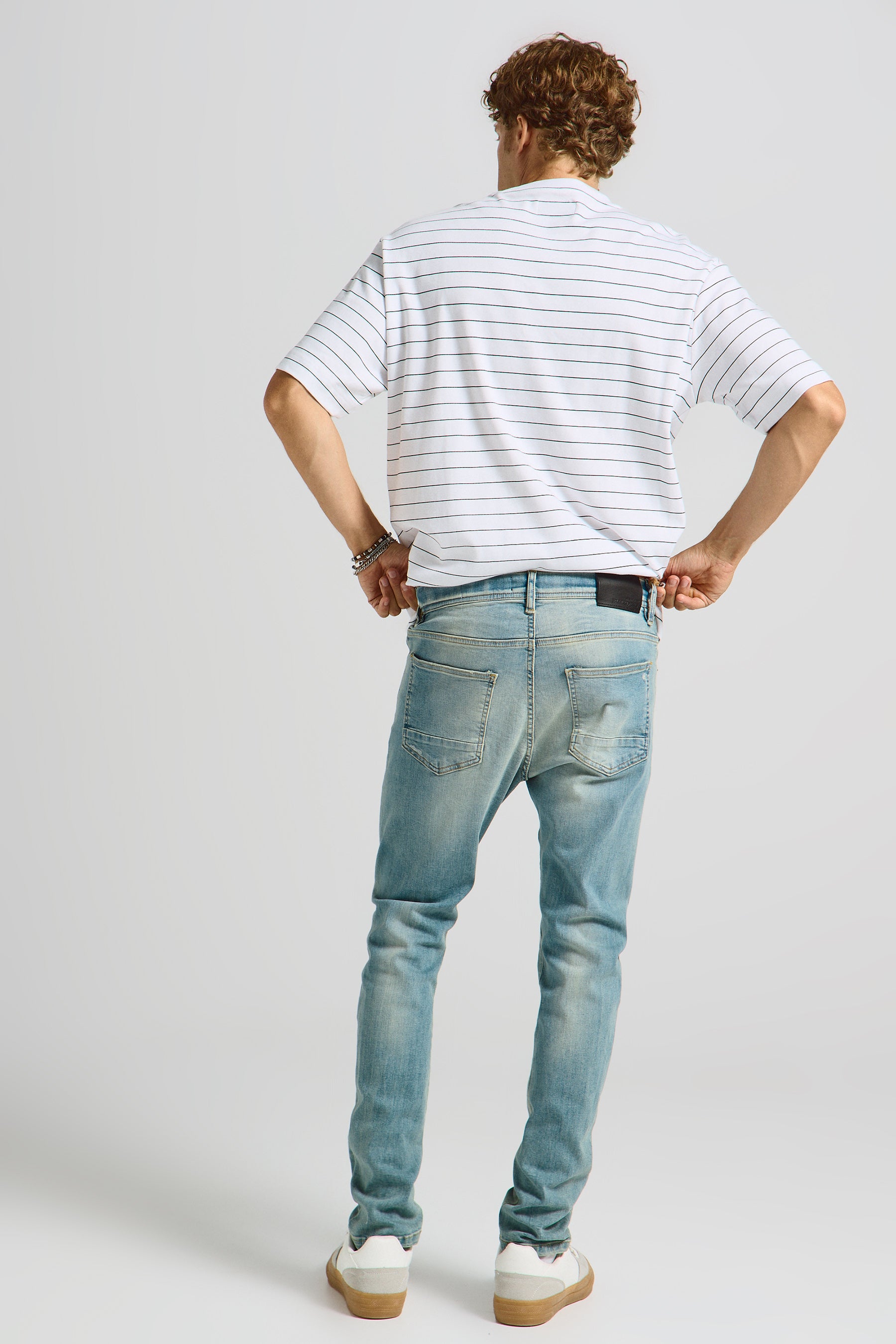 ג'ינס ג'וגר גולד