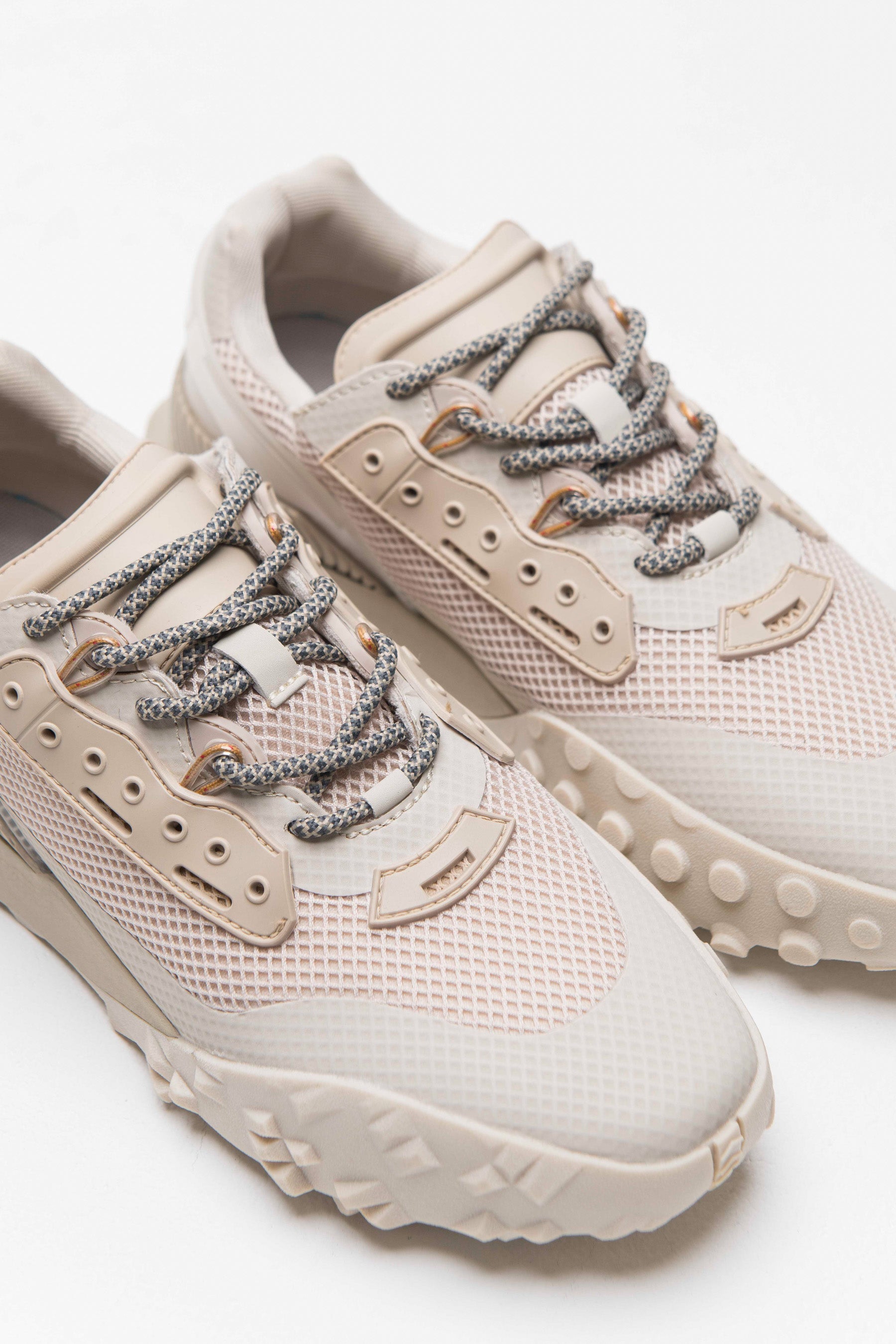 סניקרס פיינל